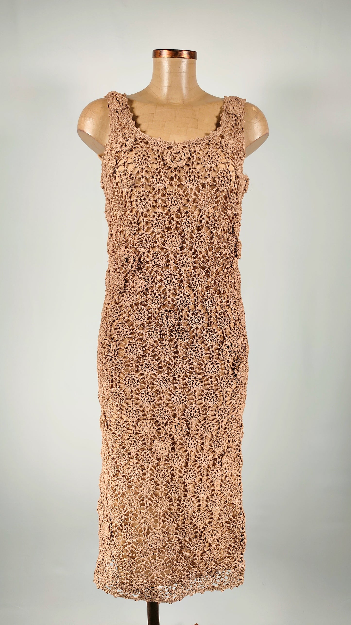Vestido calado marrón