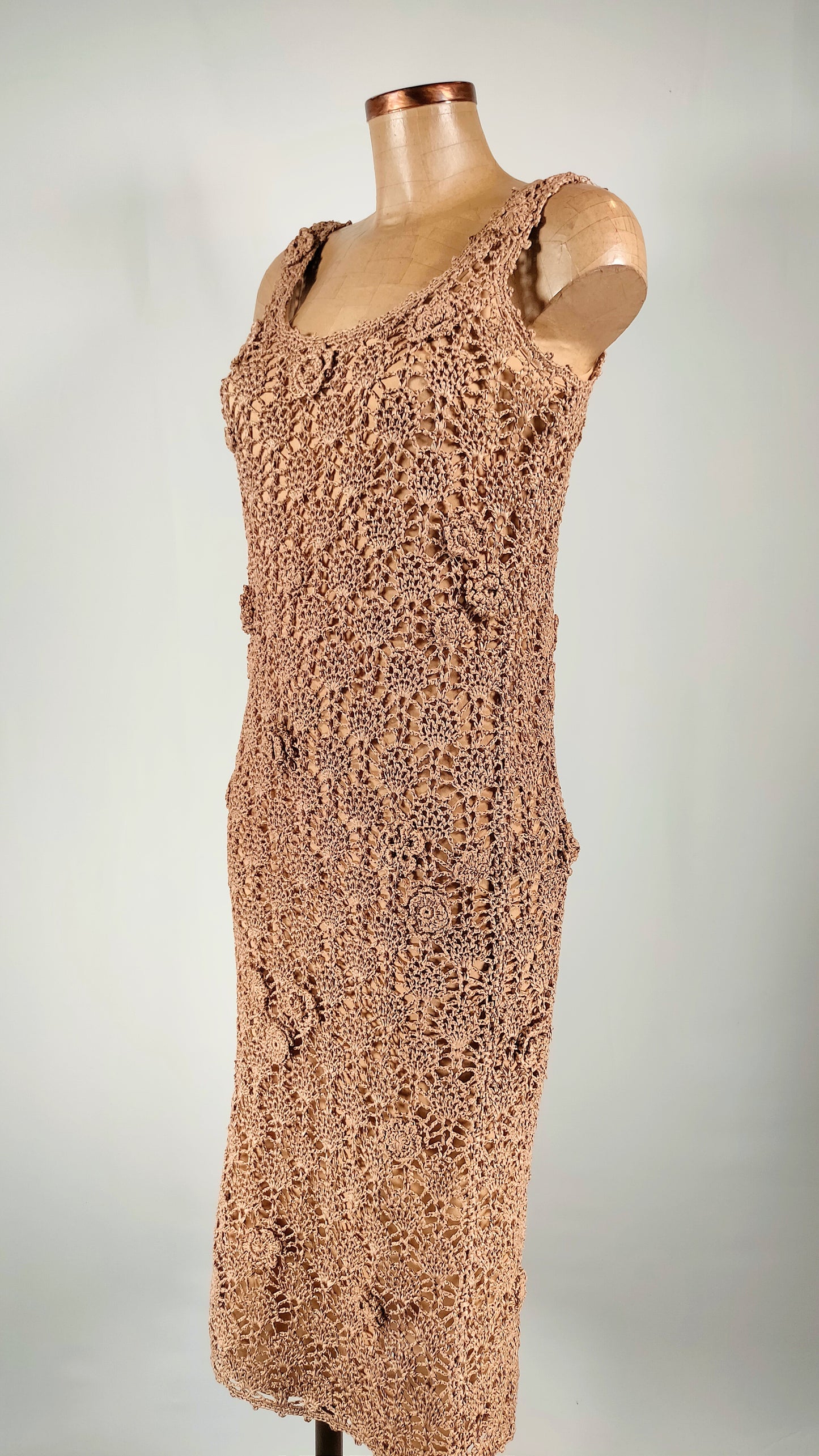 Vestido calado marrón
