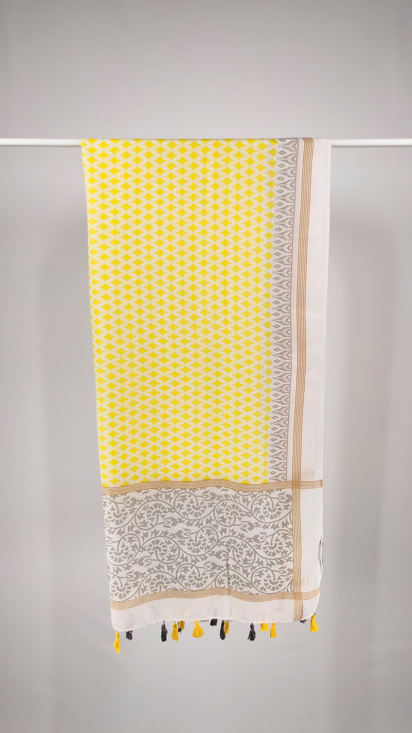 Fular con estampado amarillo
