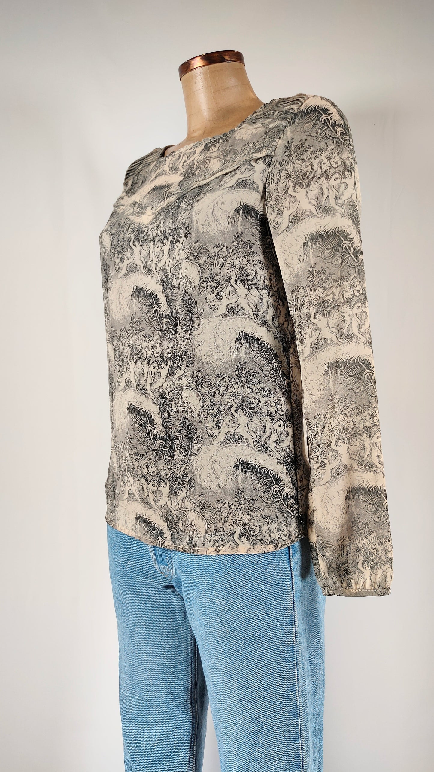 Blusa semitransparente con forro