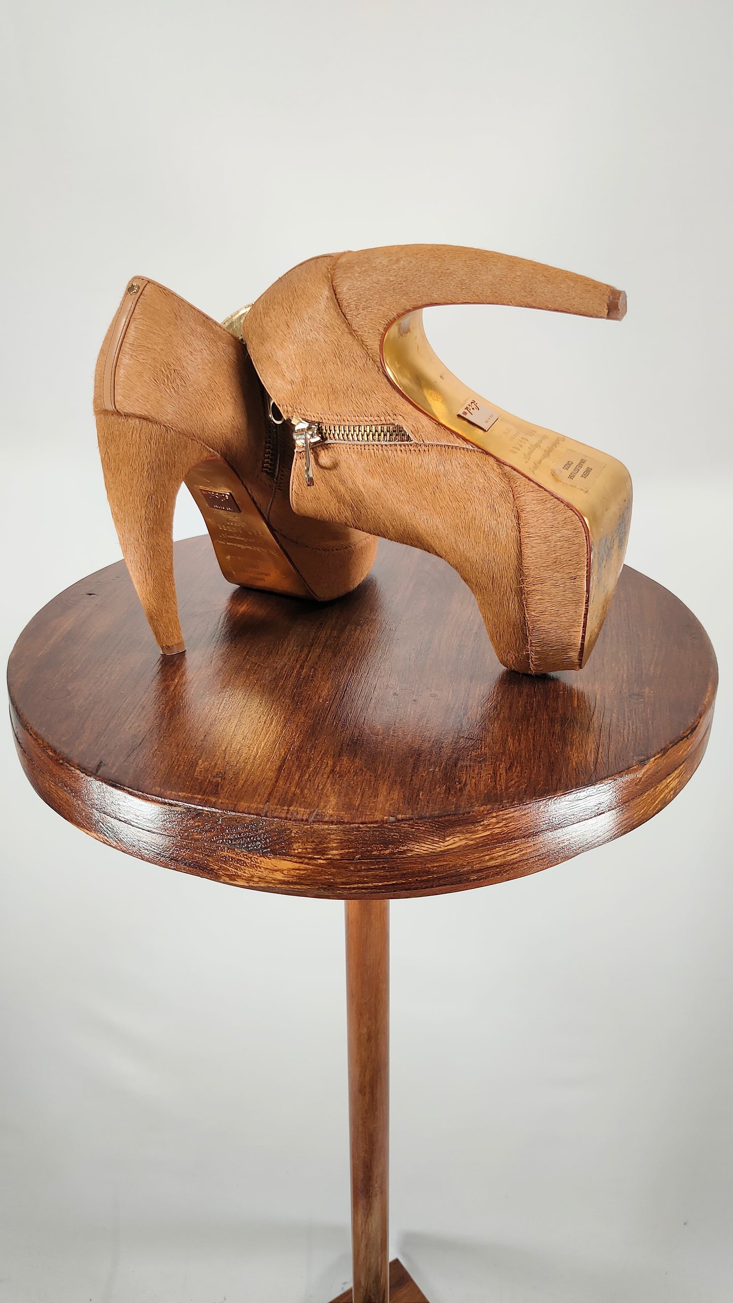 Zapatos recubiertos de pelo