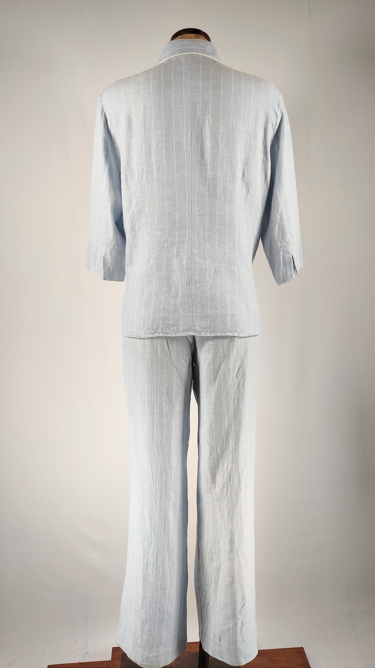 Traje de lino 100%