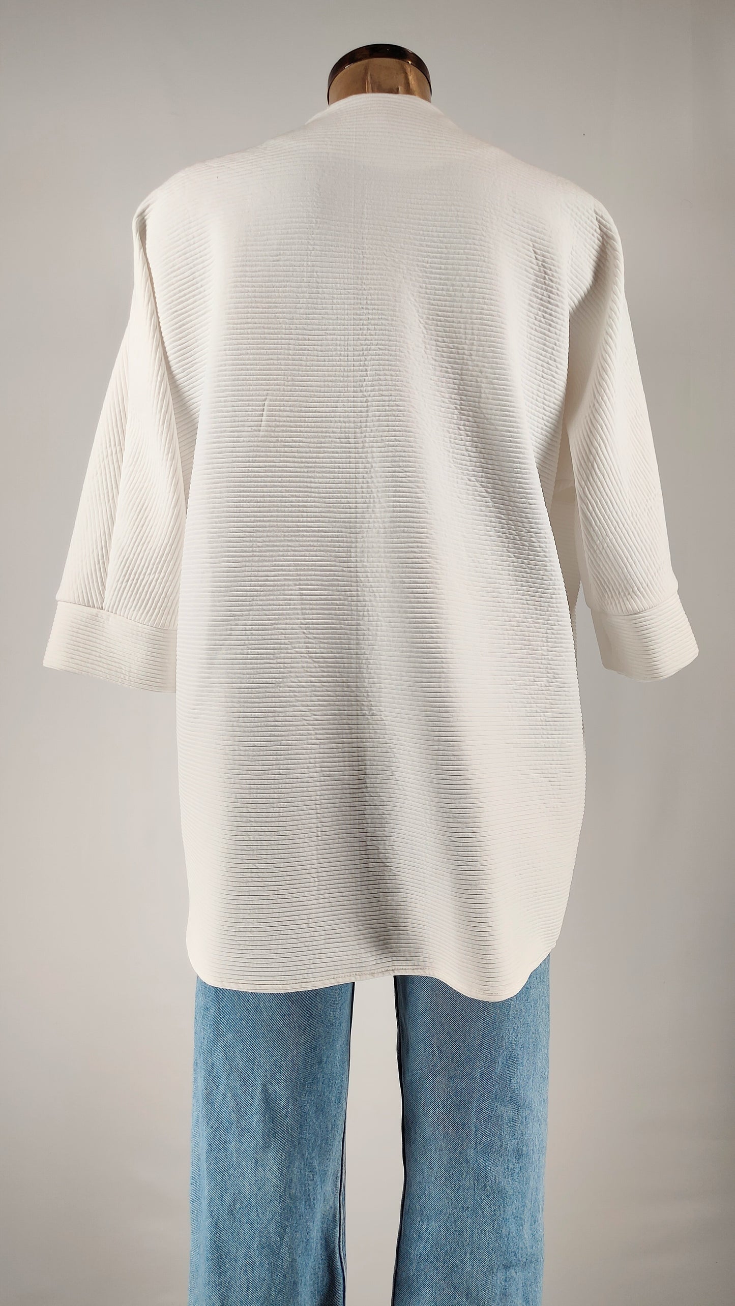 Chaqueta abierta con relieves