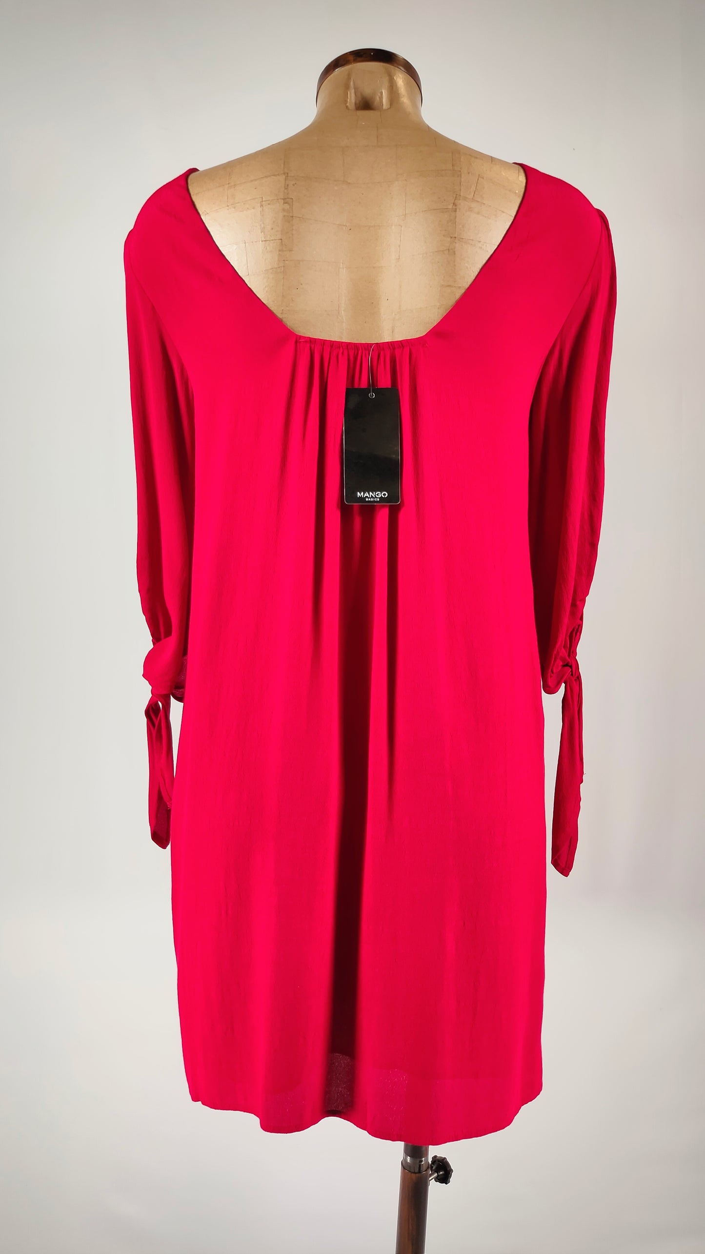 Vestido mango con espalda semi escotada