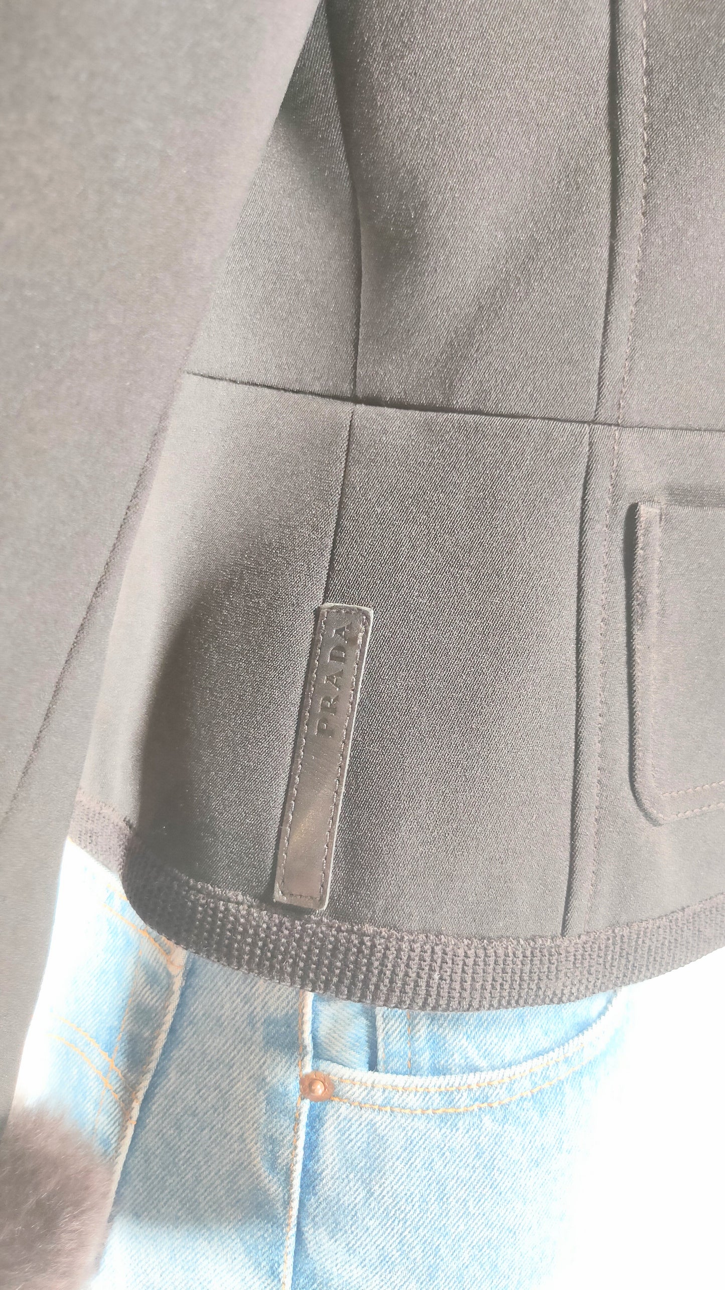 Chaqueta de Prada con capucha extraíble