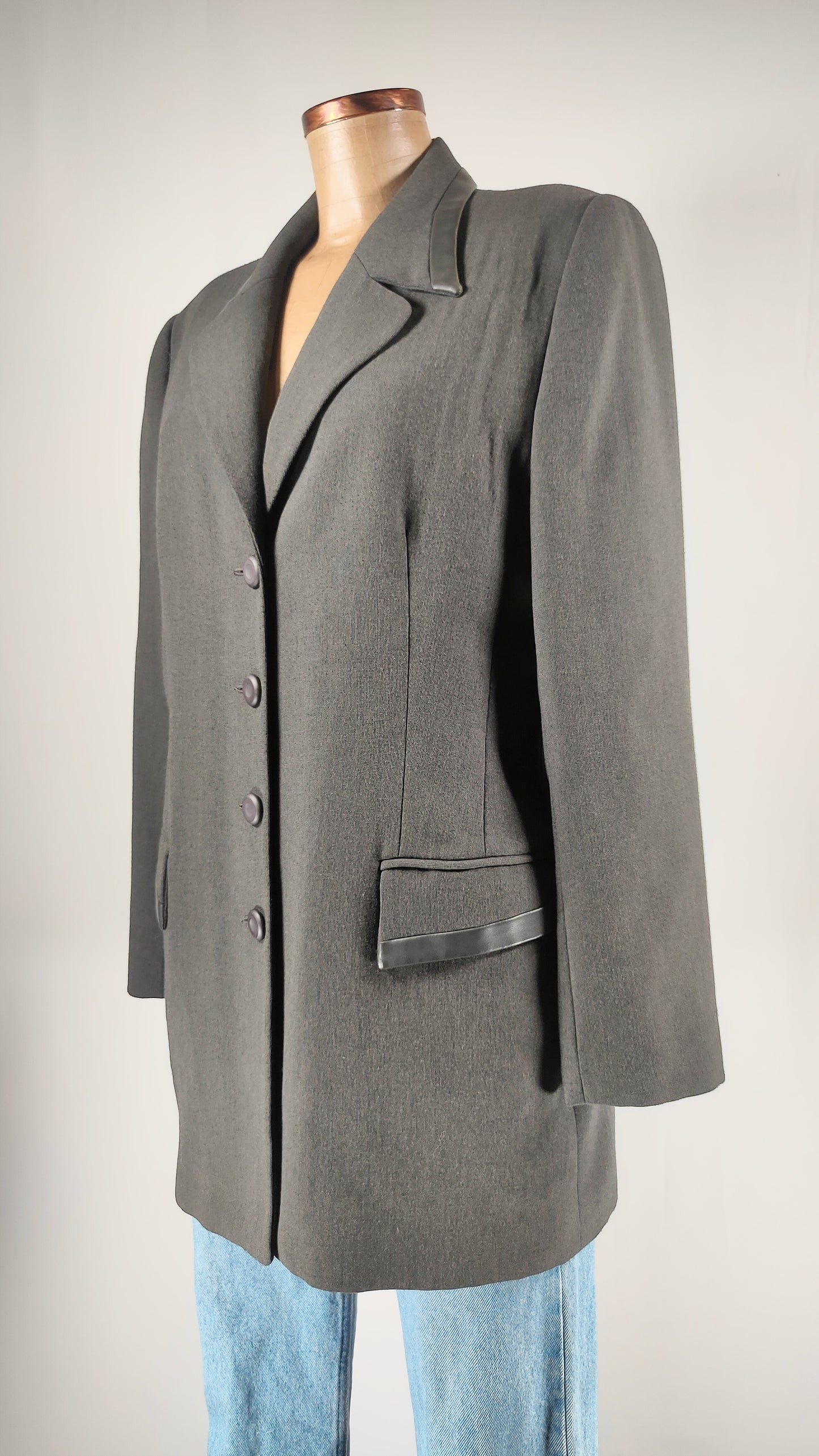 Blazer vintage gris con pespunte de piel