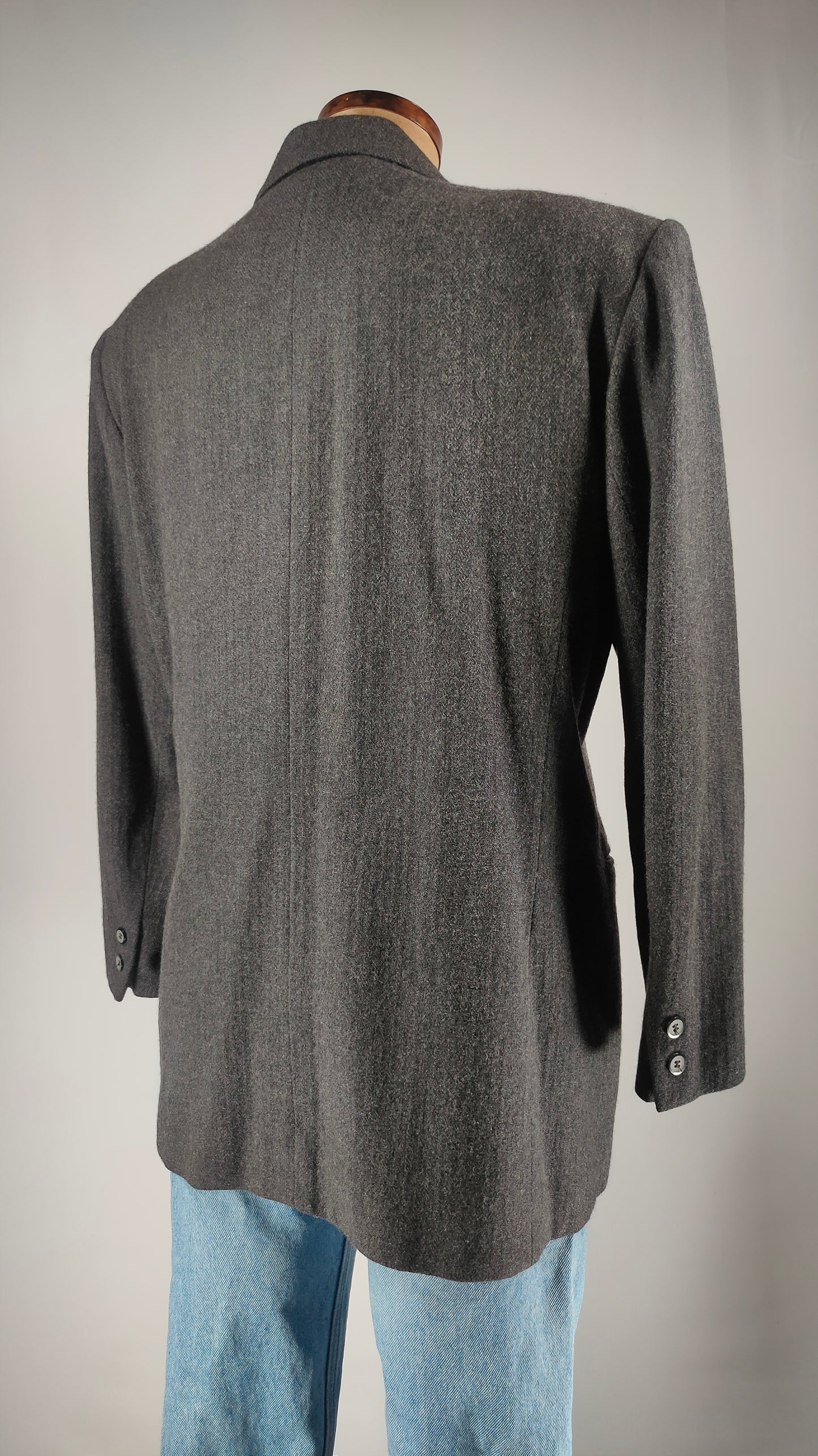 Blazer de lana virgen en gris