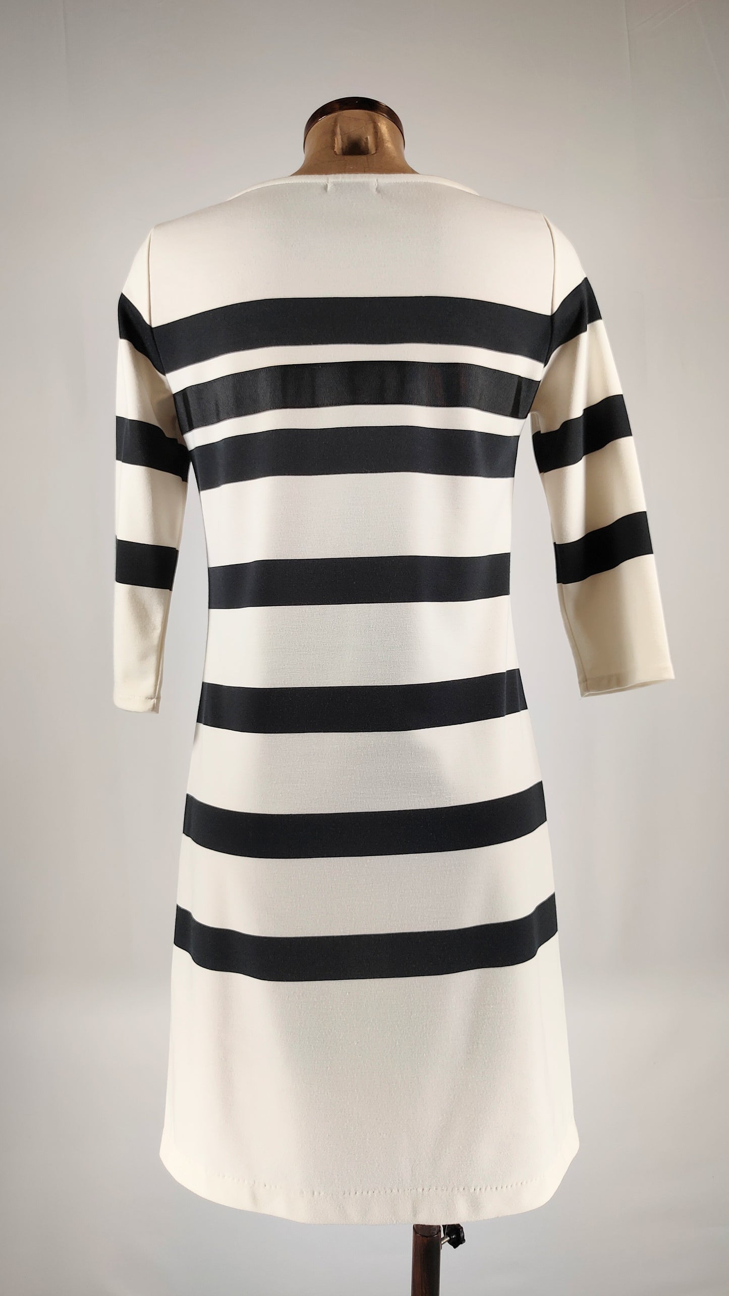 Vestido Cortefiel con detalle de lazos