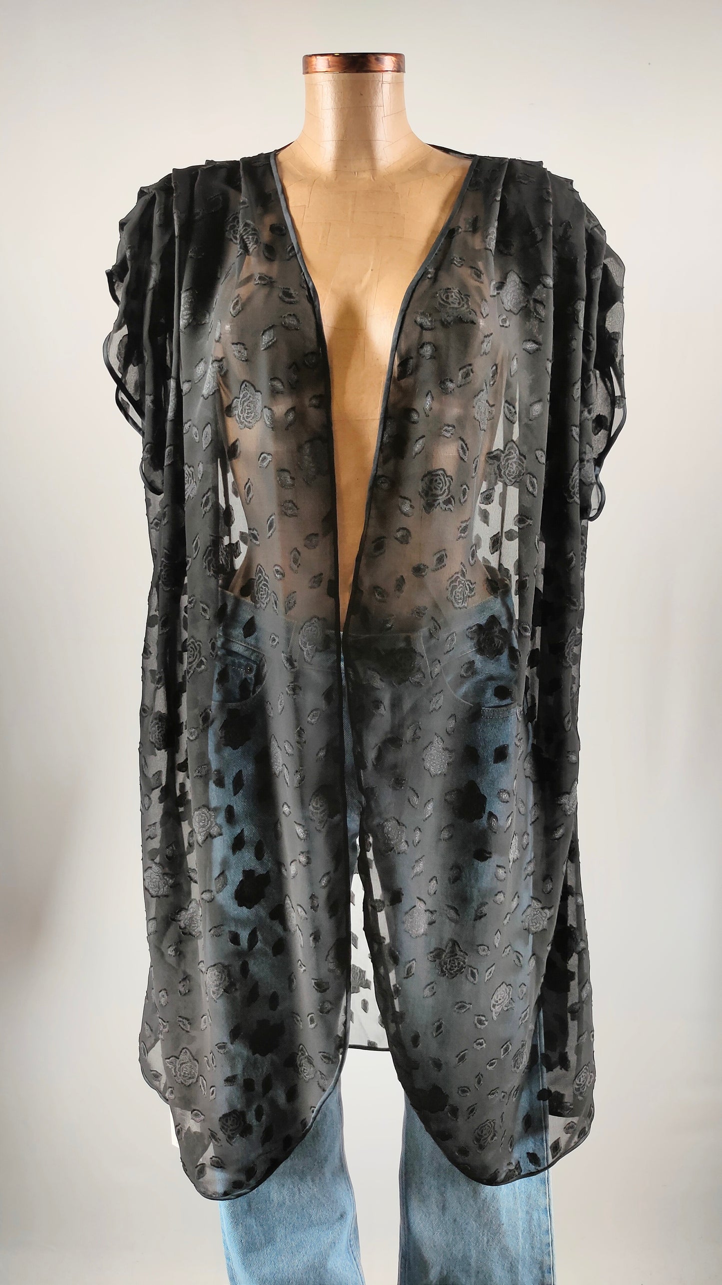 Sobrevestido de manga corta negro