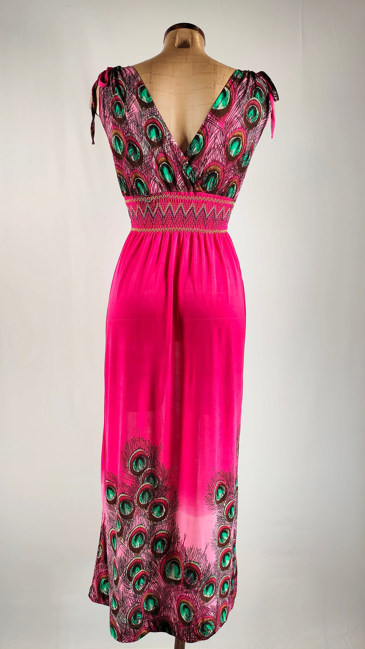 Vestido largo fucsia con cintura de goma multicolor