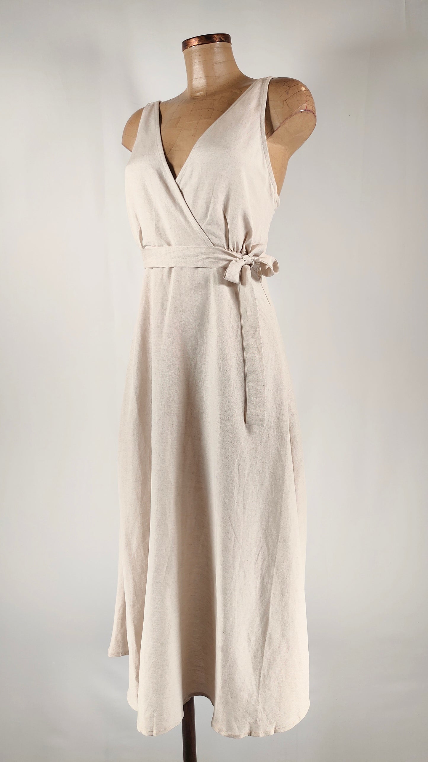 Vestido de lino beige