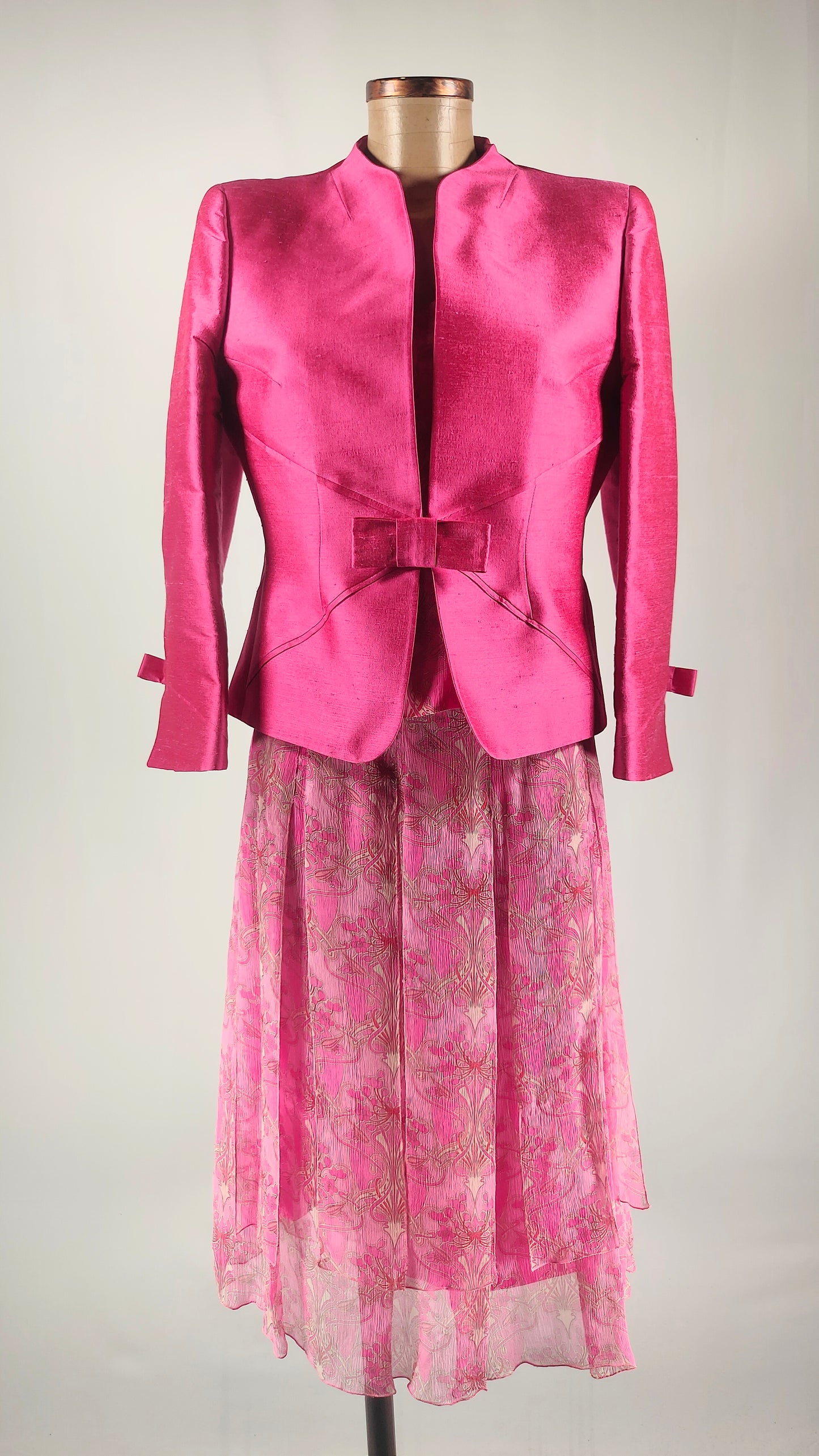 Conjunto de falda y chaqueta de seda Ene de Rivera