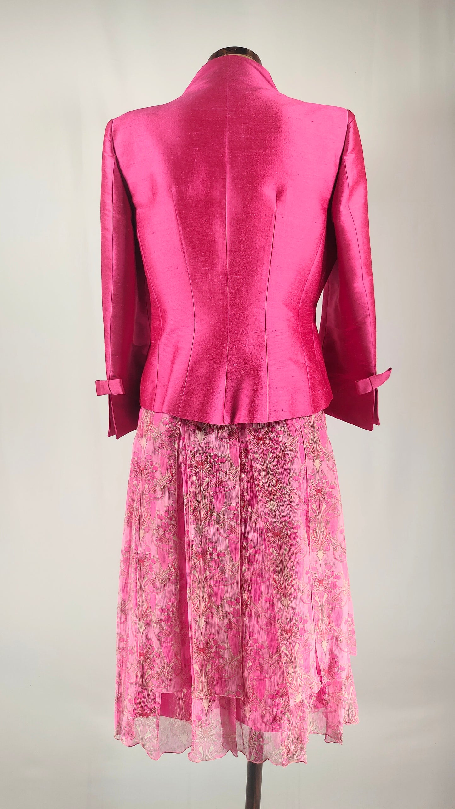 Conjunto de falda y chaqueta de seda Ene de Rivera
