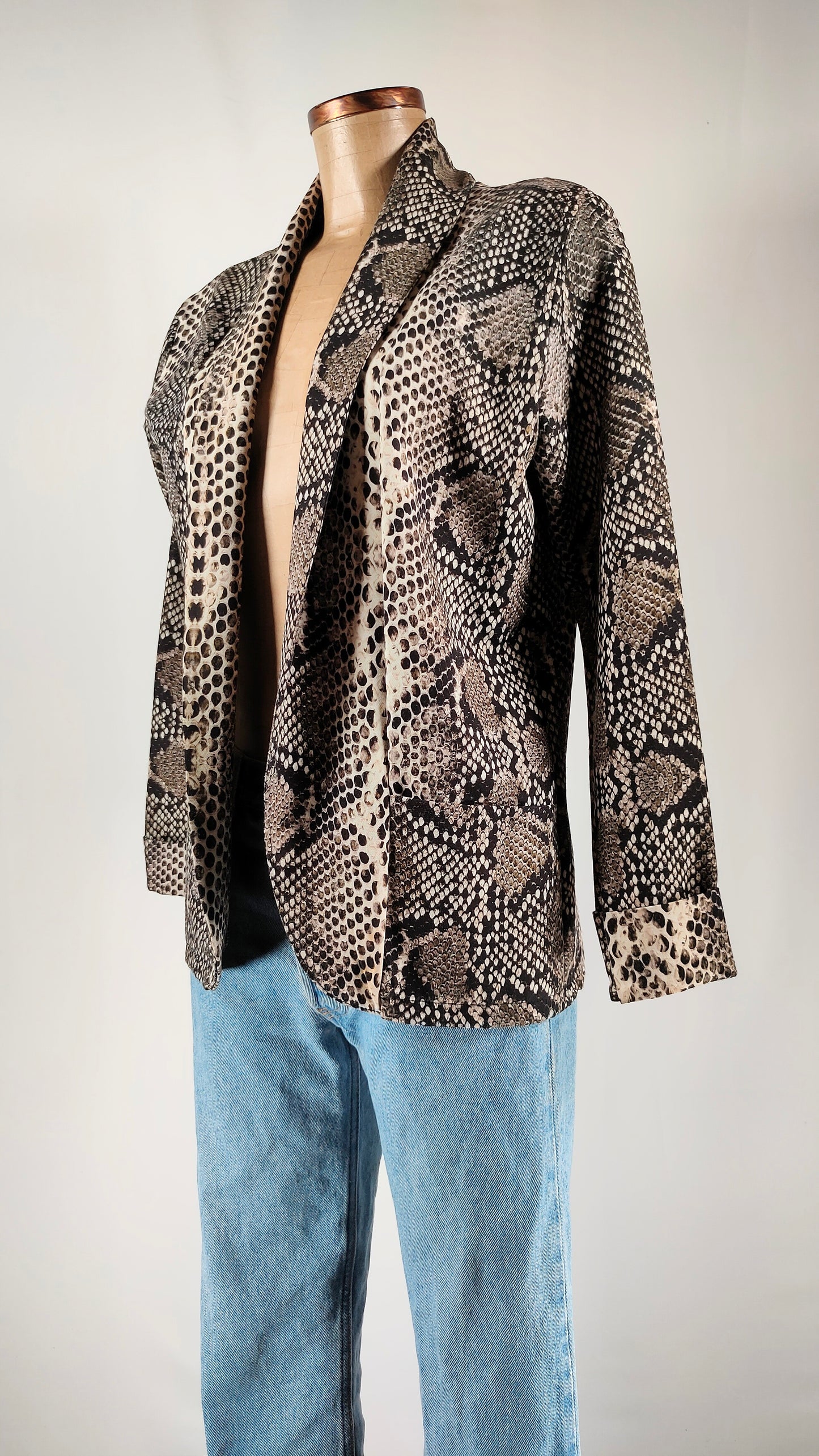 Blazer animal print con bolsillos