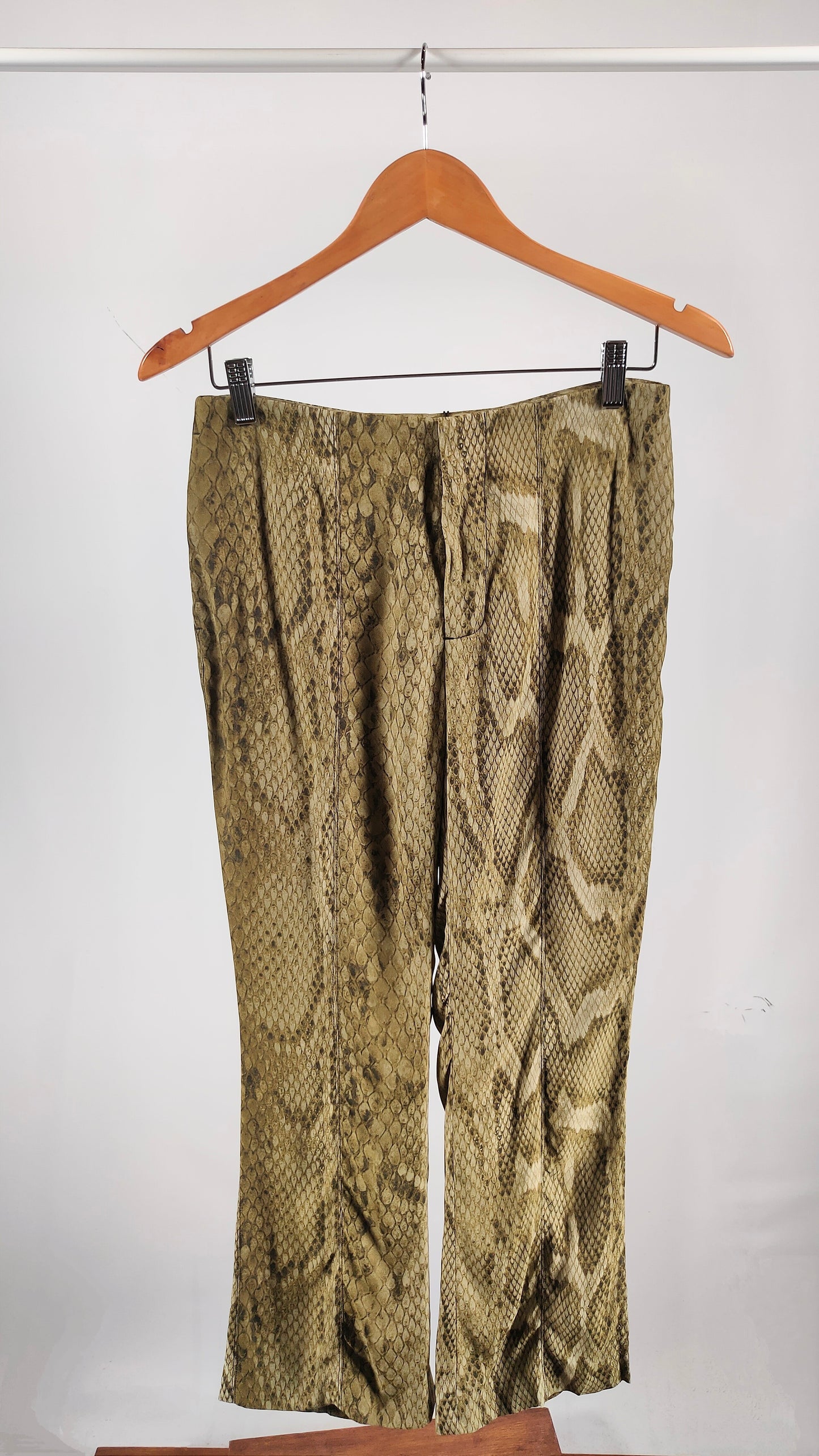 Pantalones animal print verde