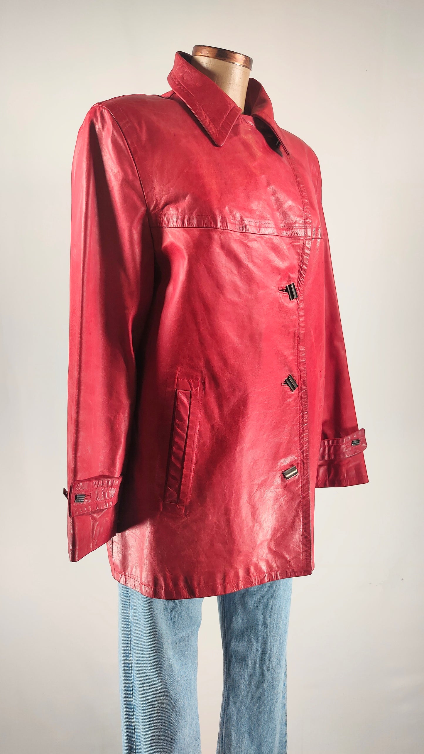 Chaqueta de piel roja vintage