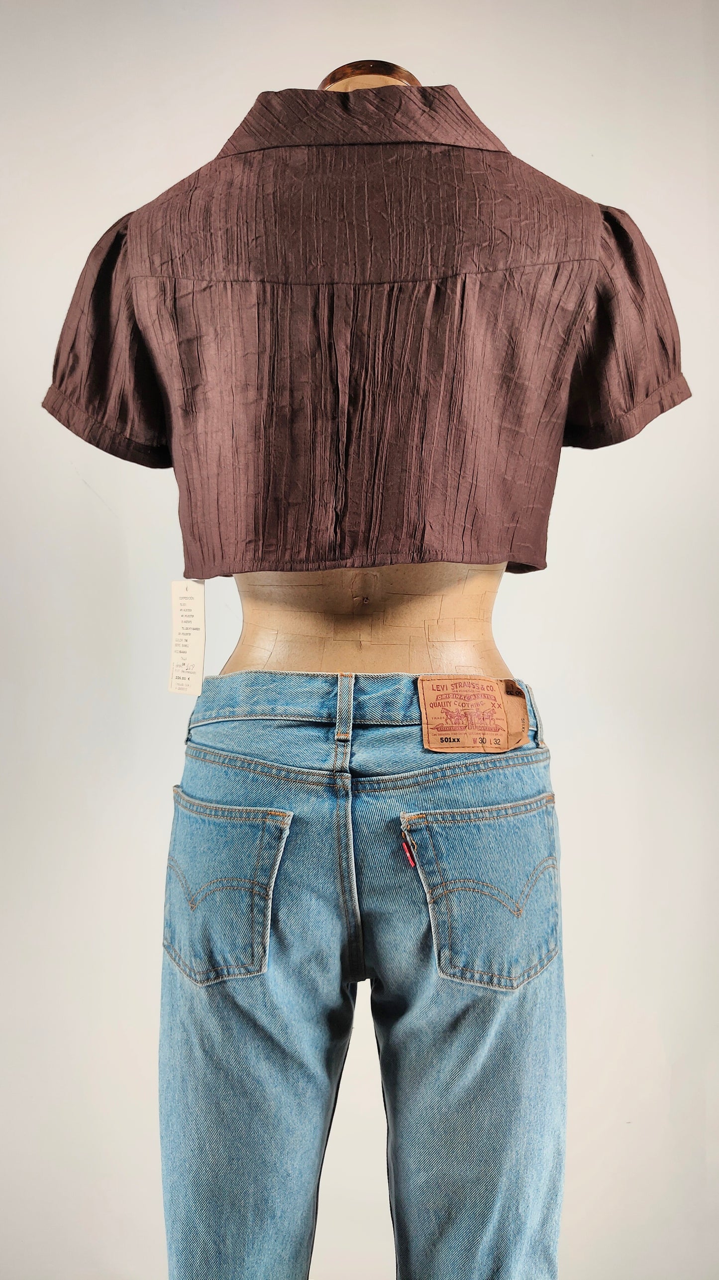 Chaqueta cropped con botones de bambú