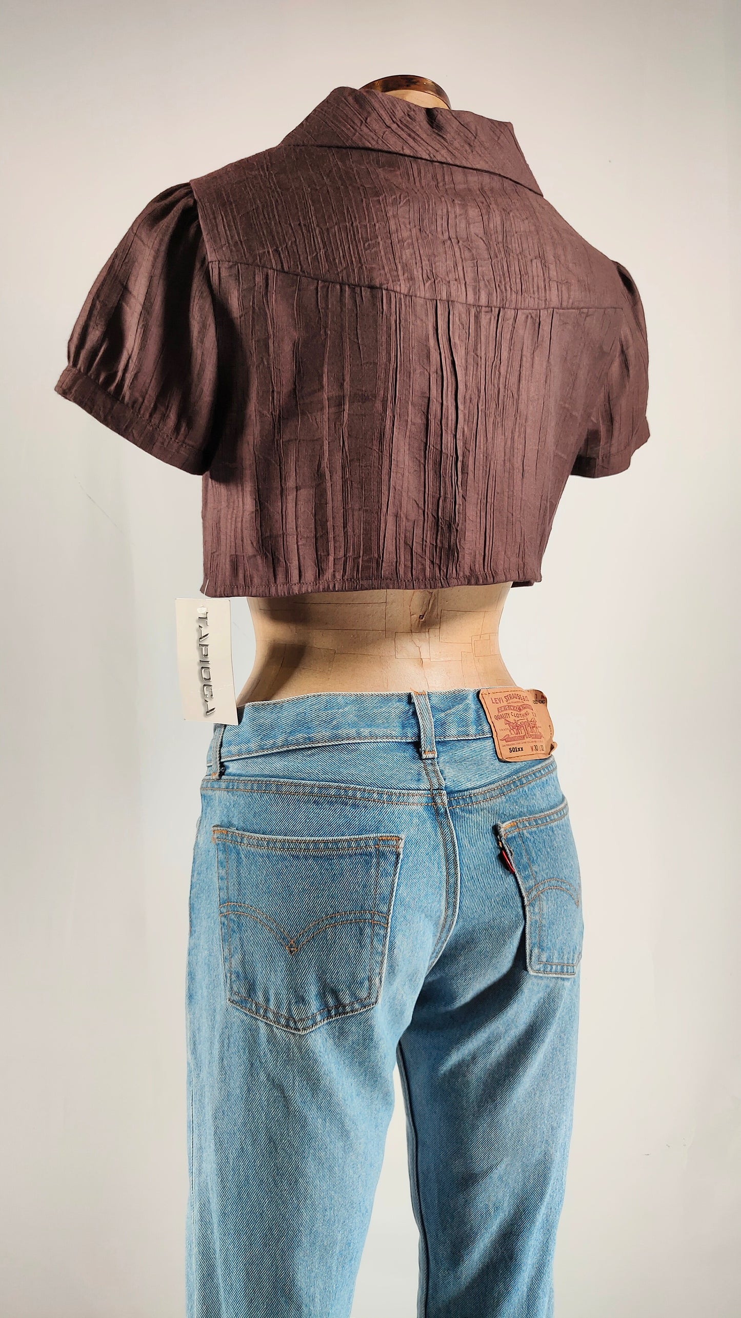 Chaqueta cropped con botones de bambú