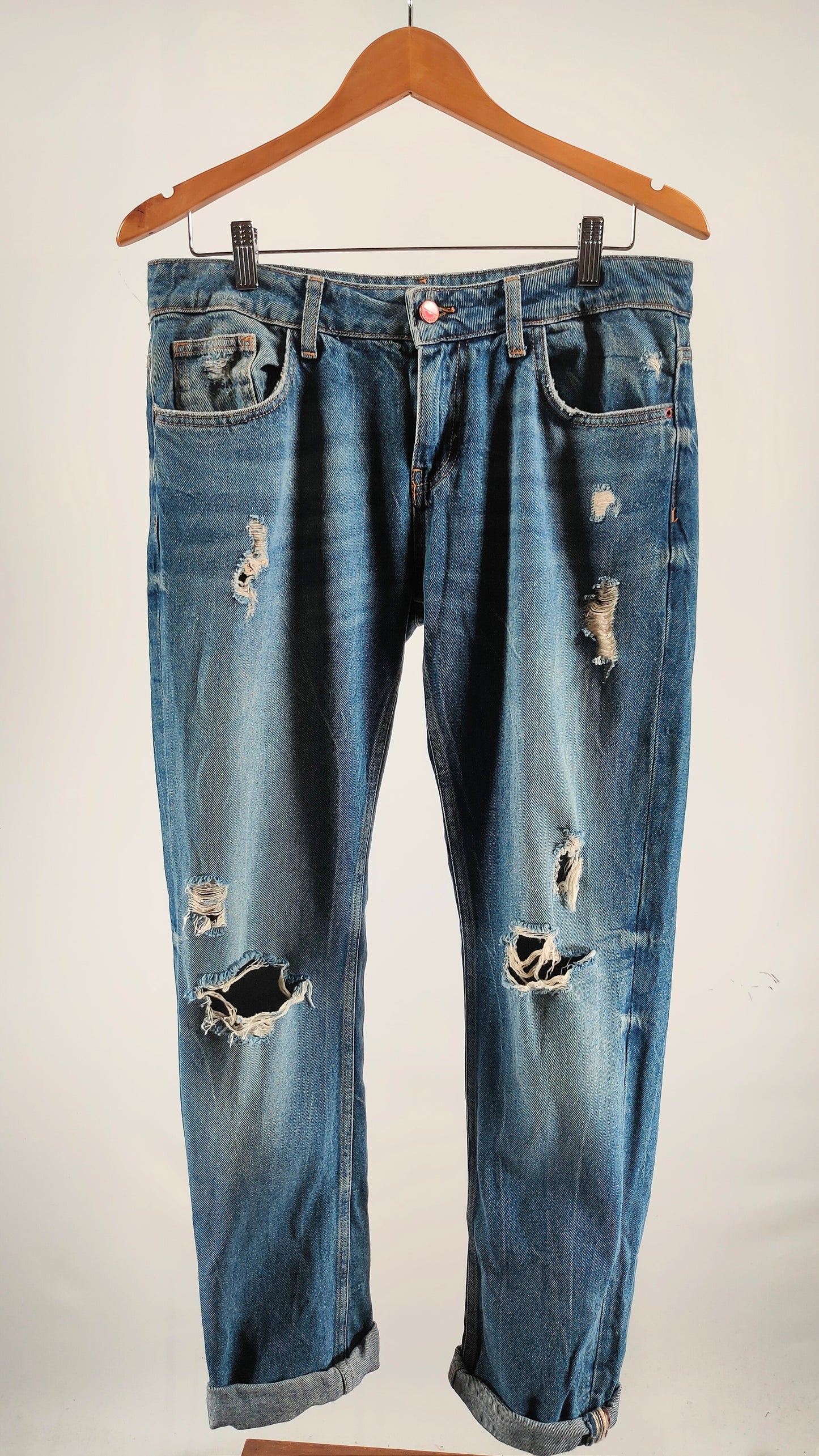 Jeans boyfriend Zara con oberturas