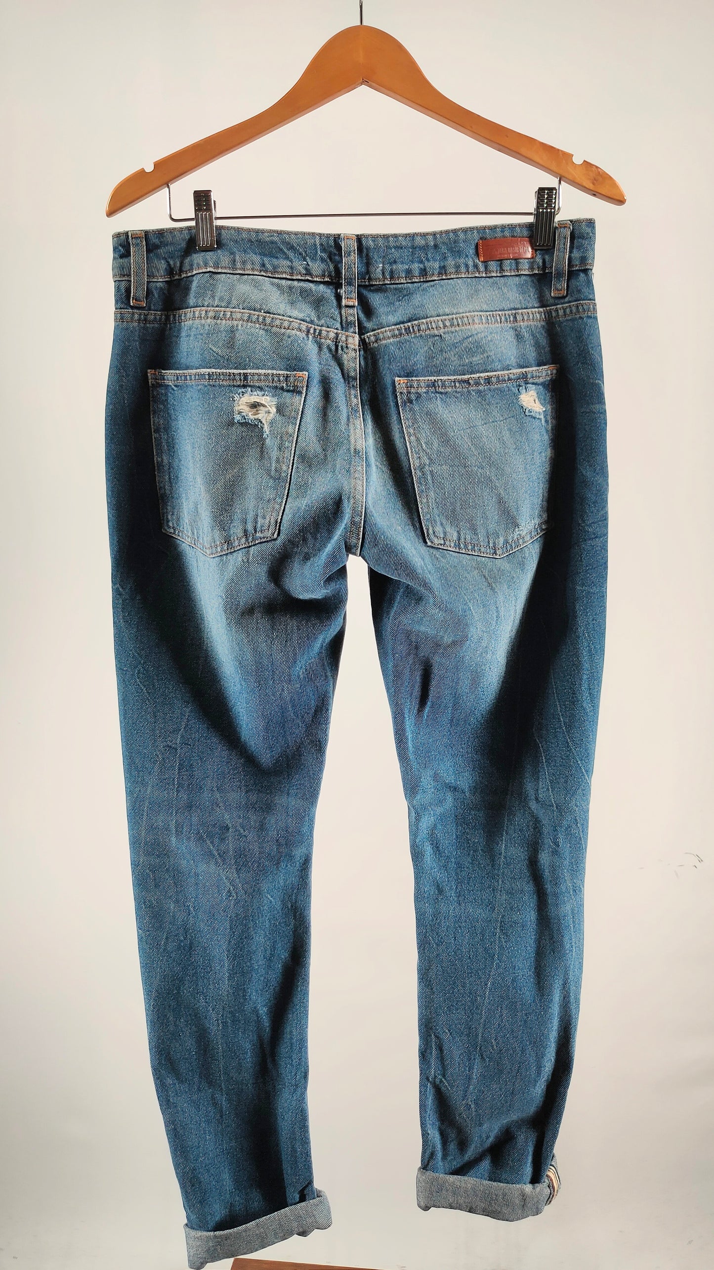 Jeans boyfriend Zara con oberturas