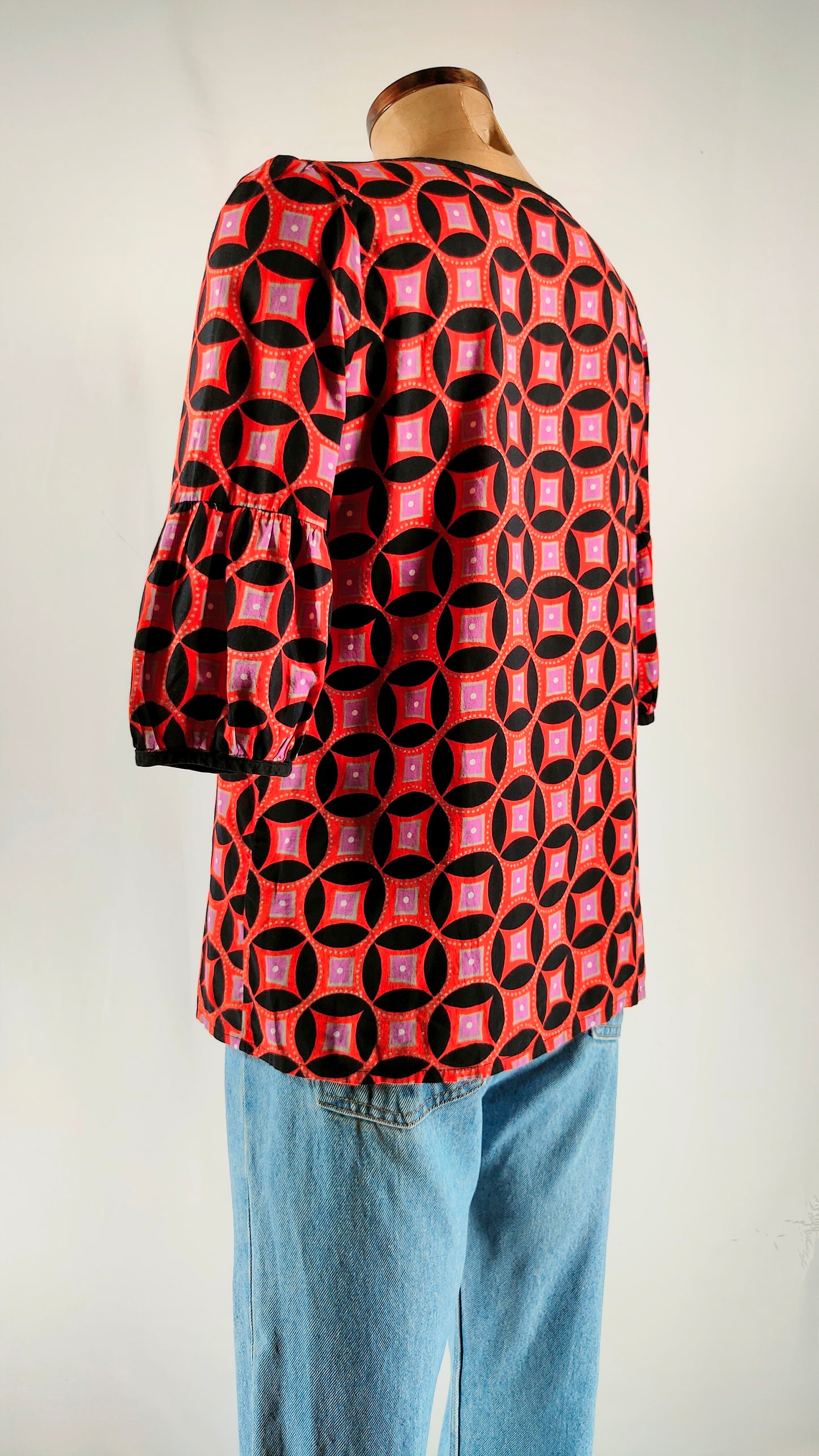 Blusa con estampado geométrico AD