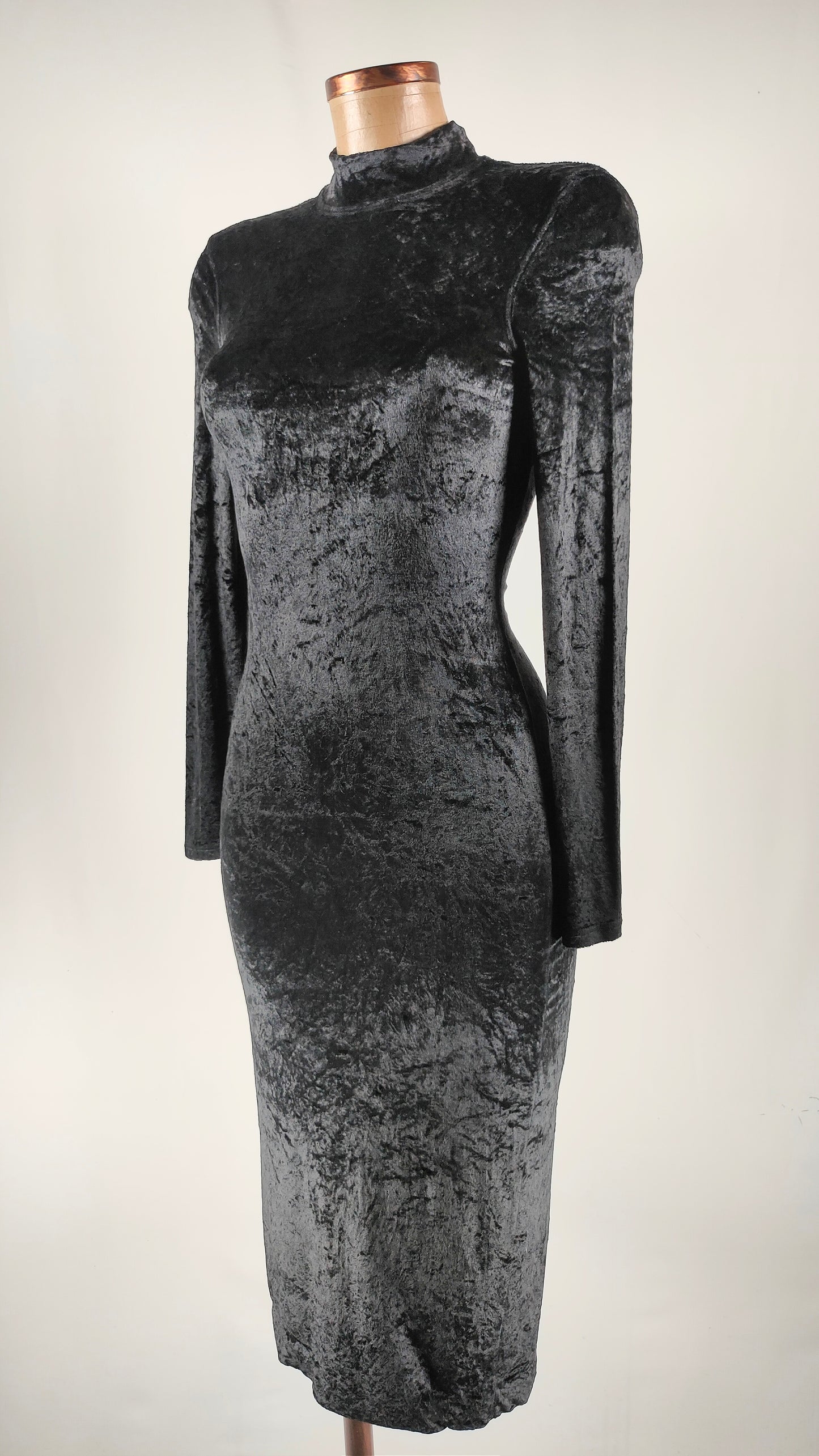 Vestido negro de terciopelo Boston&Proper