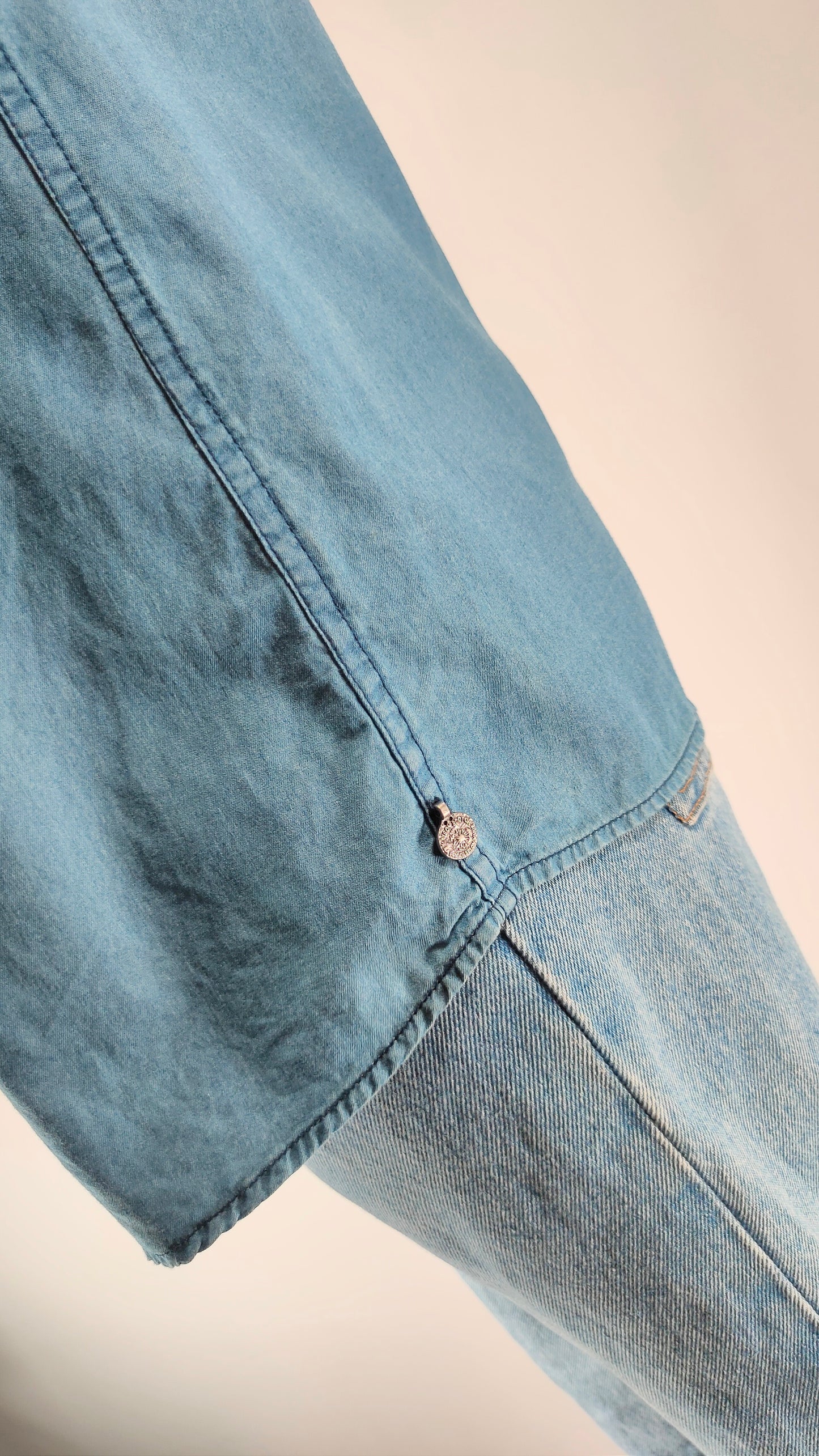Camisa Maison Scotch con apliques