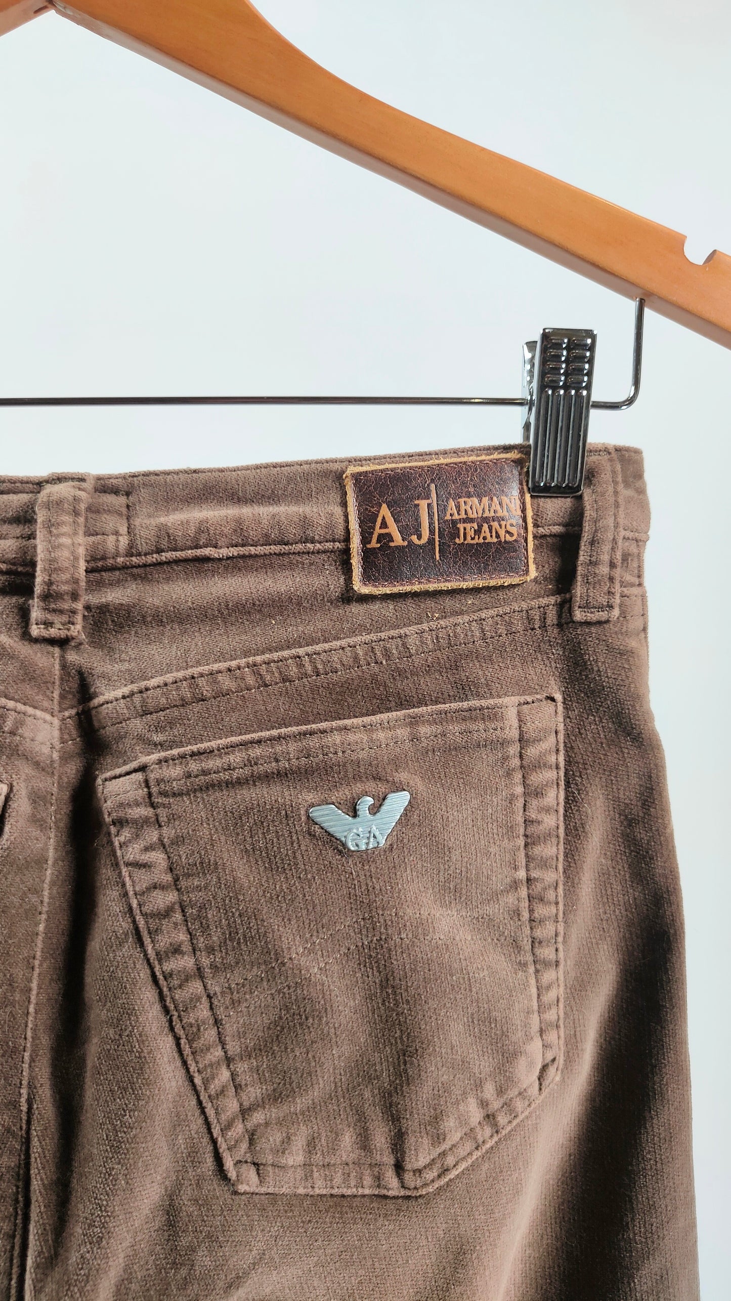 Pantalones Armani efecto terciopelo