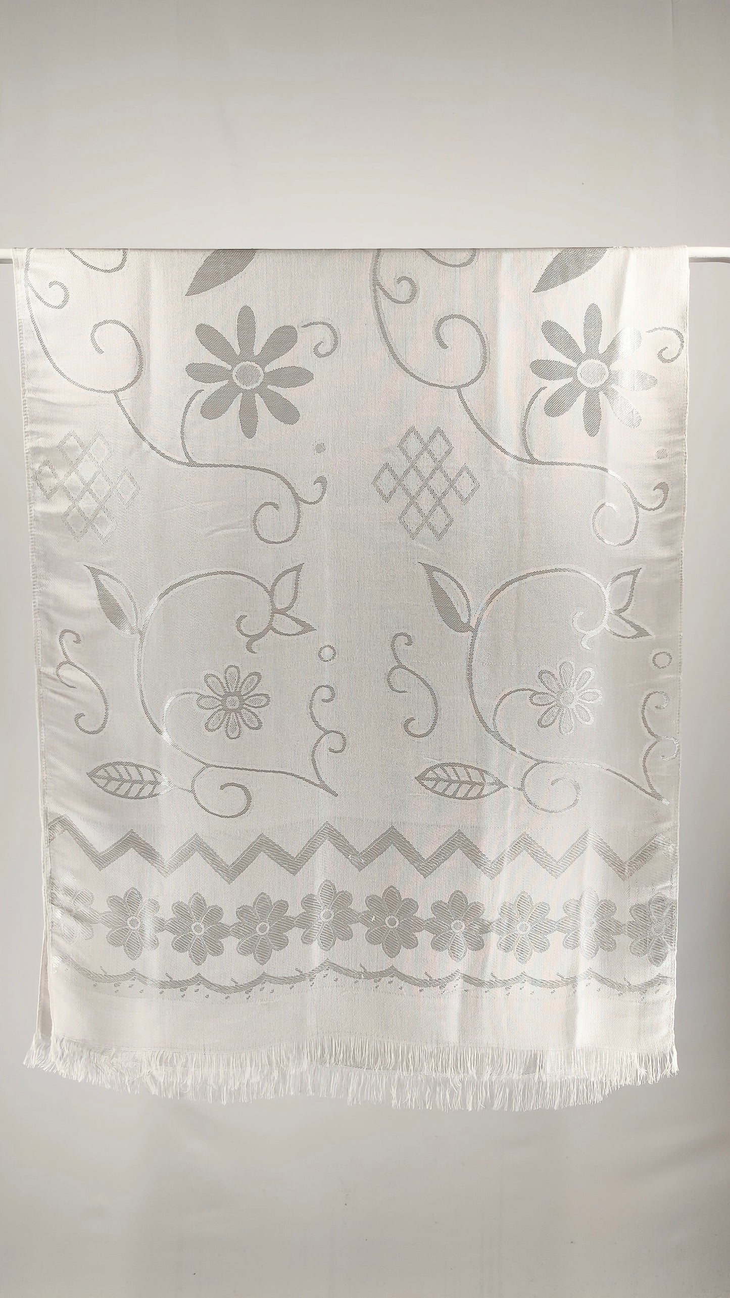 Pañuelo blanco con bordado