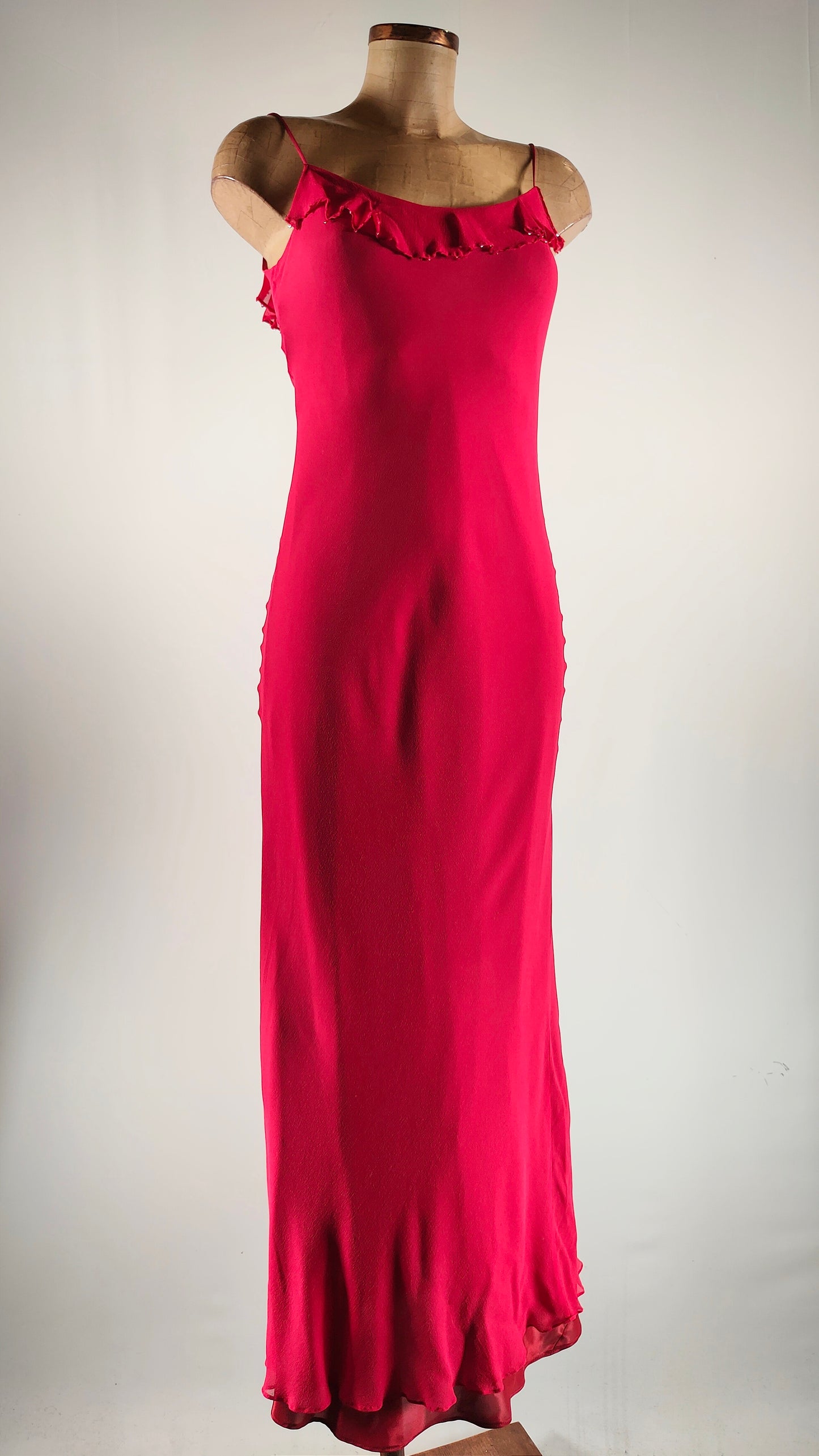 Vestido largo de fiesta con pañuelo