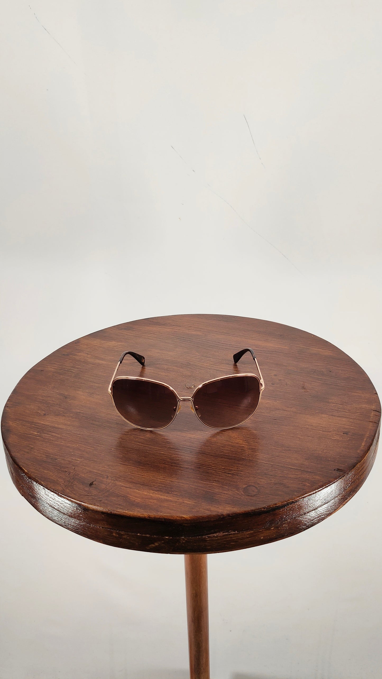 Gafas de sol DvF metálicas doradas