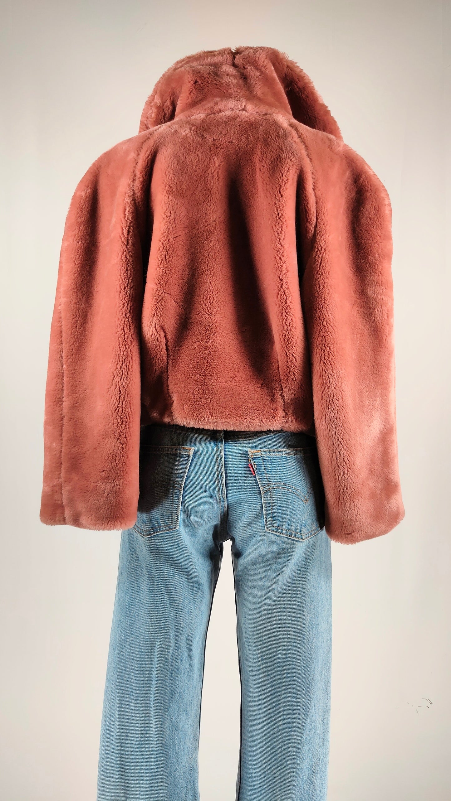 Chaqueta de pelo corto rosa