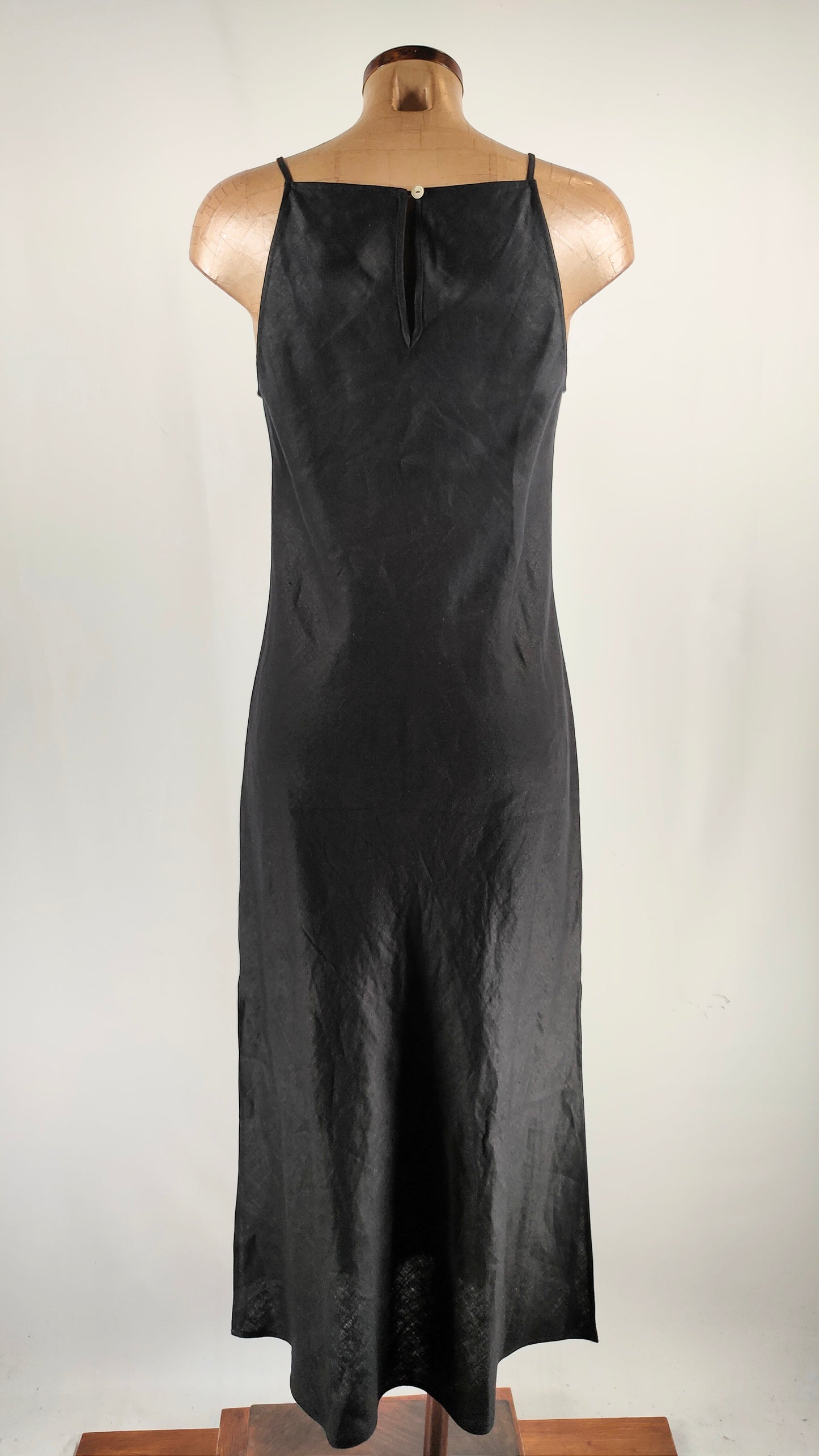 Vestido de lino con escote recto Massimo Dutti