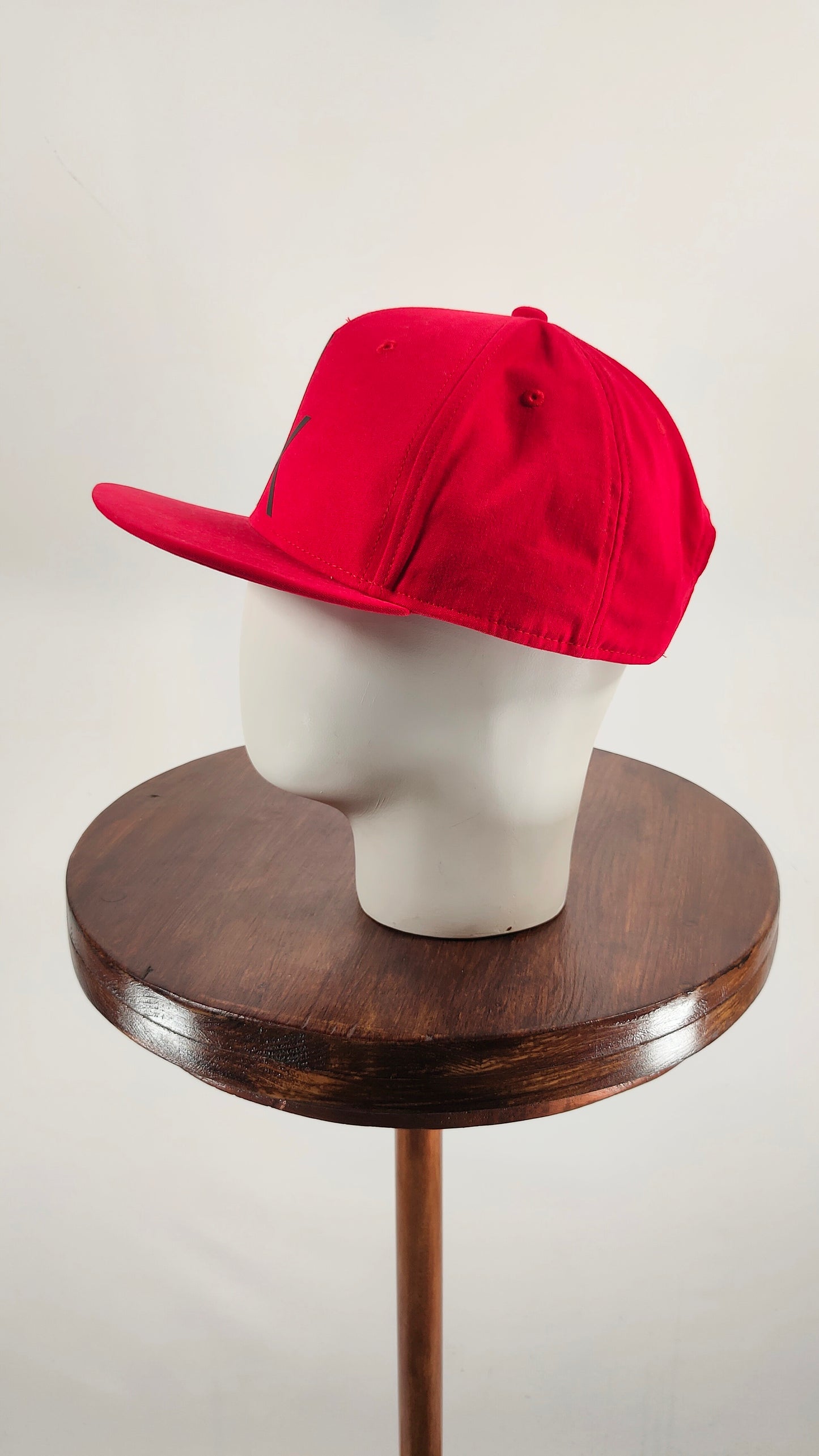 Gorra roja Calvin Klein