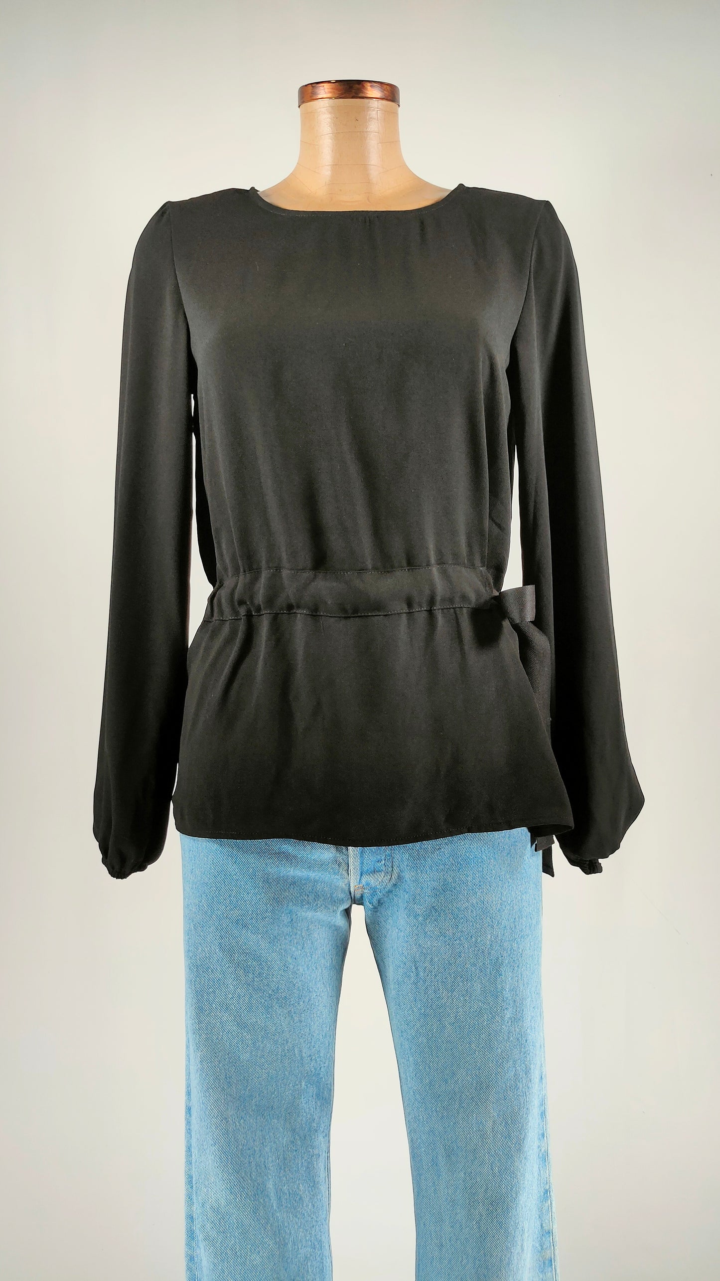 Blusa con lazo en cintura Vila