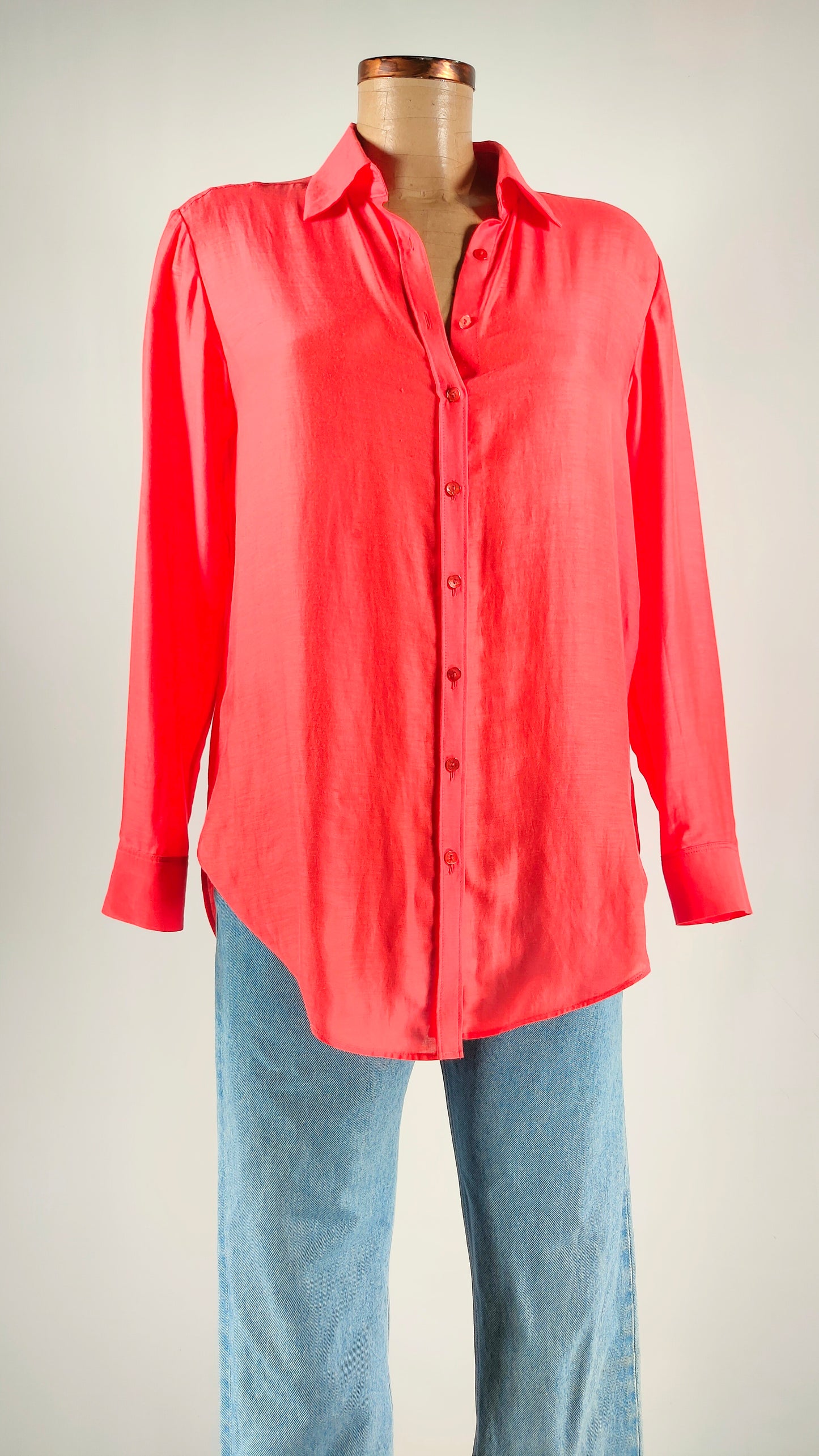 Camisa satinada mezcla seda morera coral