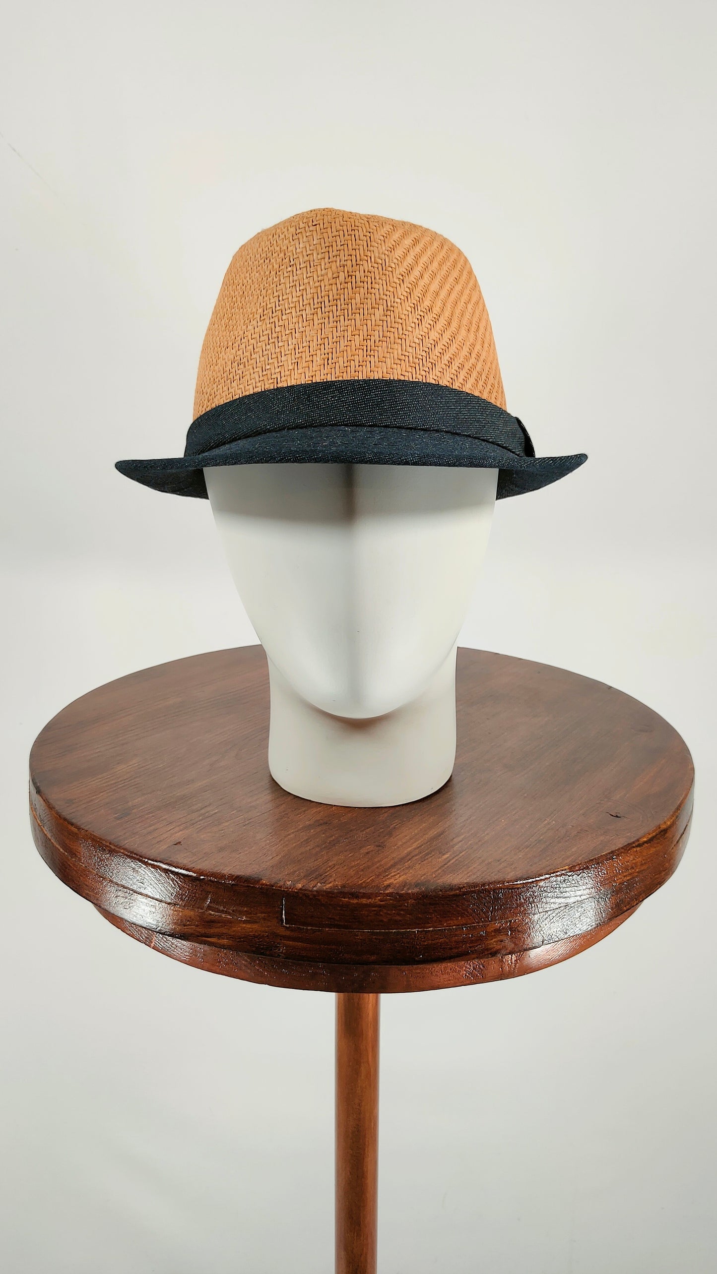 Sombrero niño con visera de tela