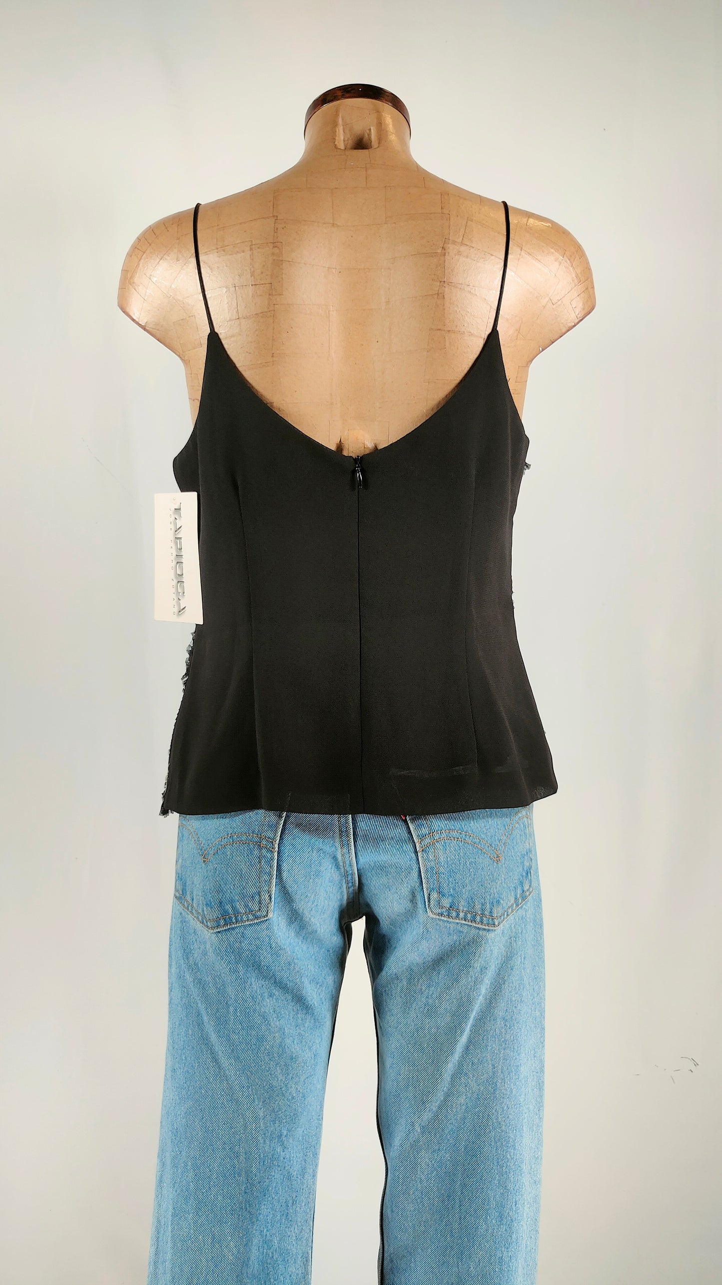 Top Tapioca negro con apliques brillantes