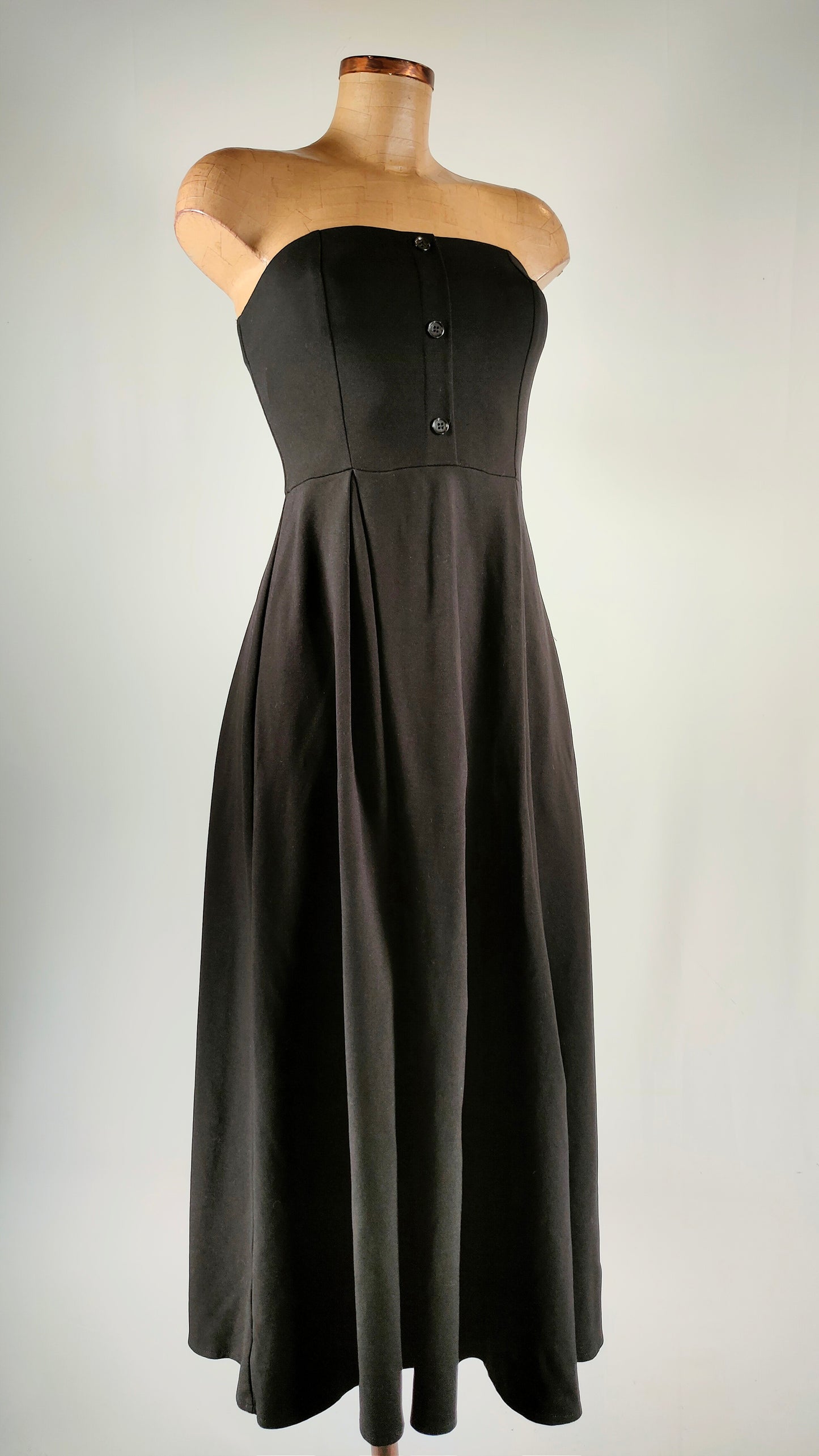 Vestido negro palabra de honor Motel