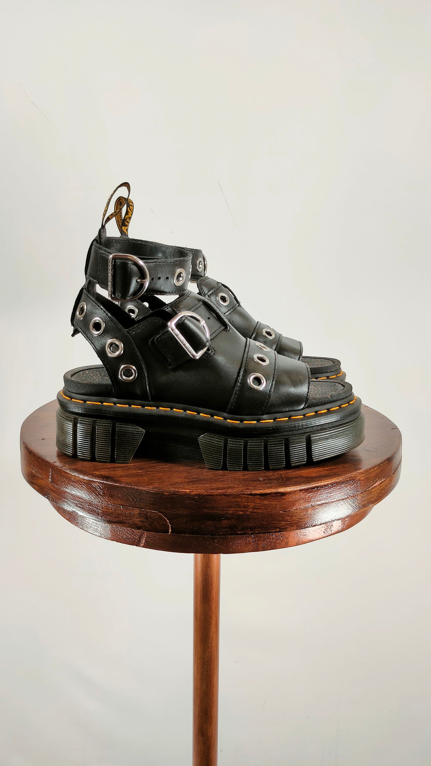 Sandalia HDW Dr. Martens