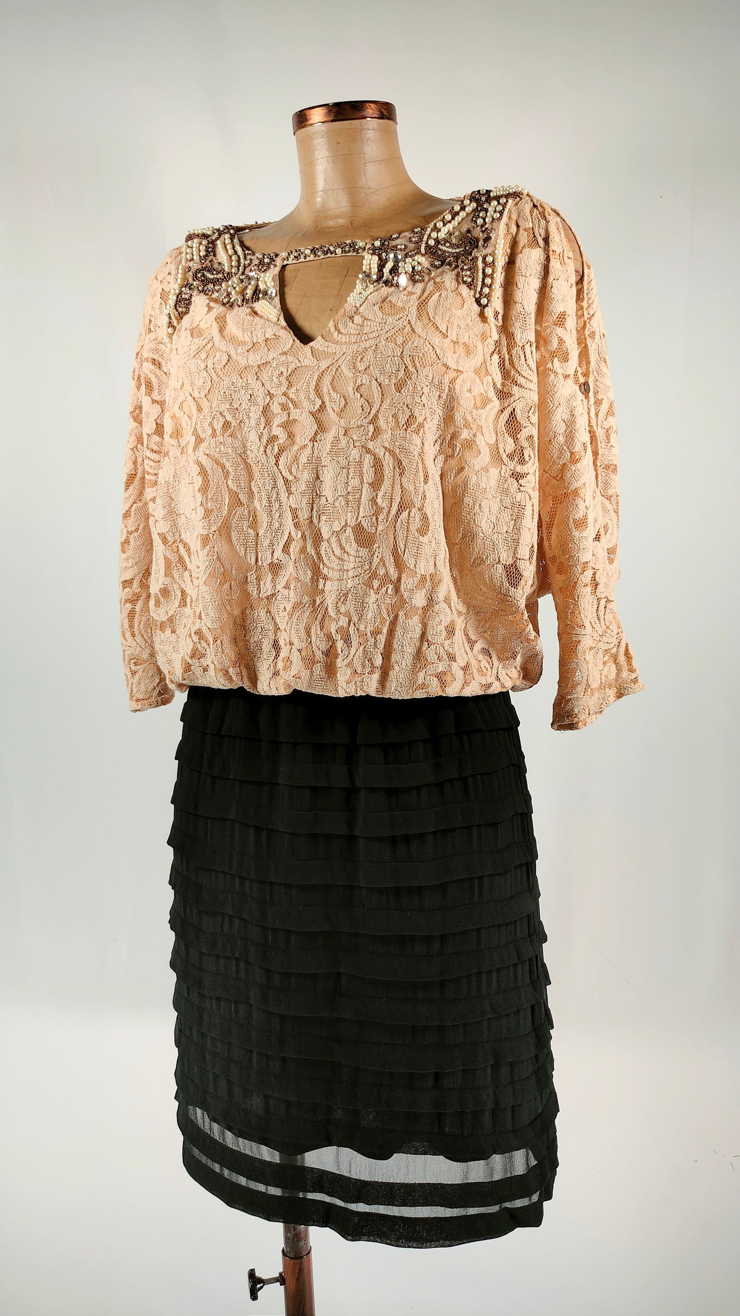 Vestido bimaterial con apliques Derhy