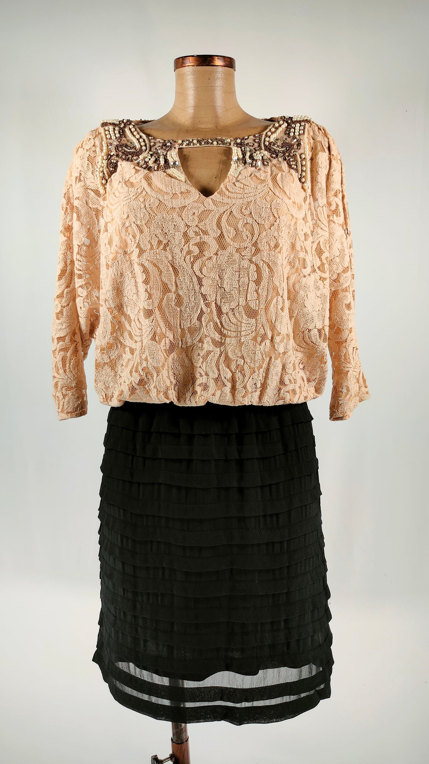 Vestido bimaterial con apliques Derhy