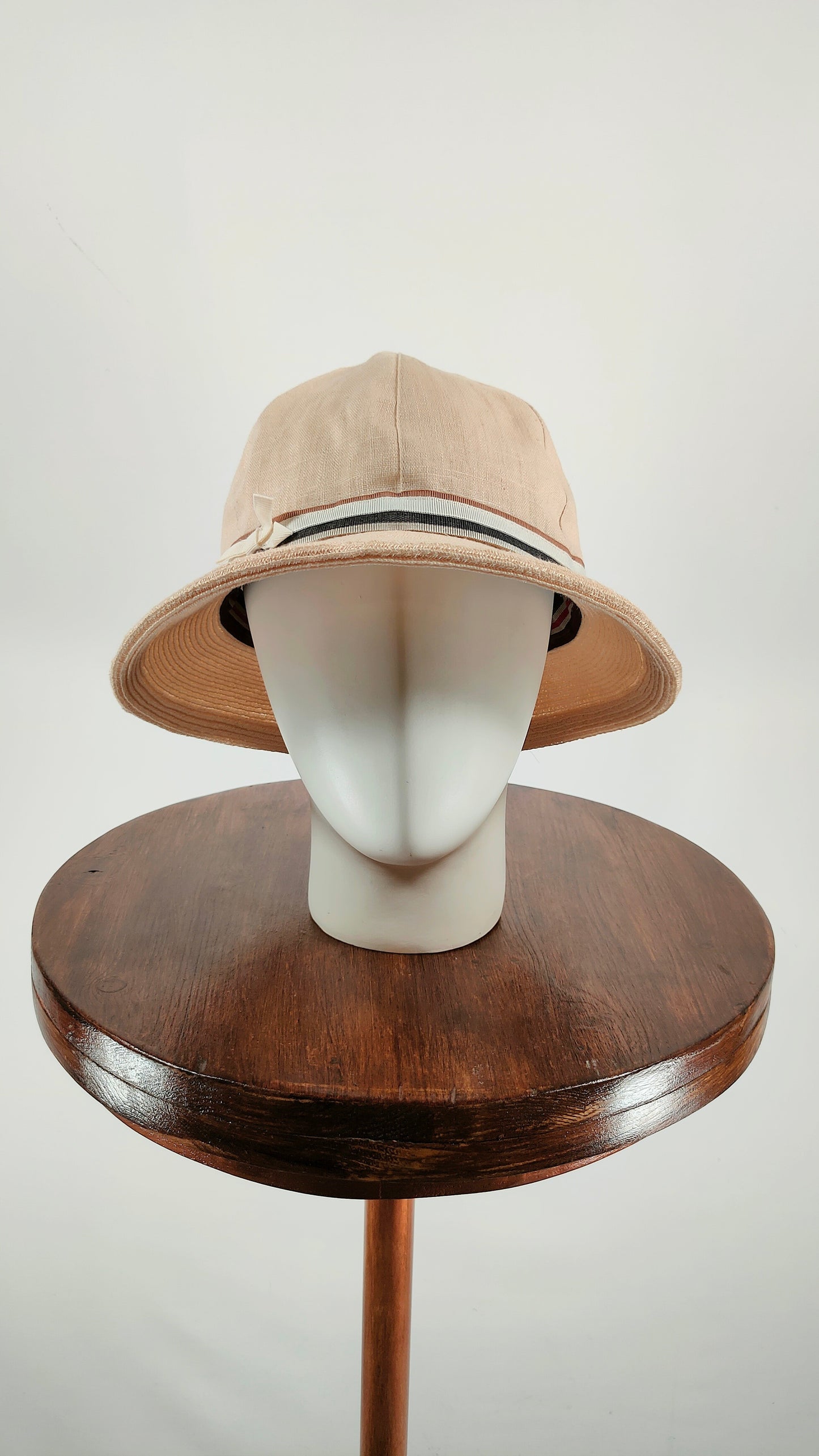 Sombrero de lino bedacht