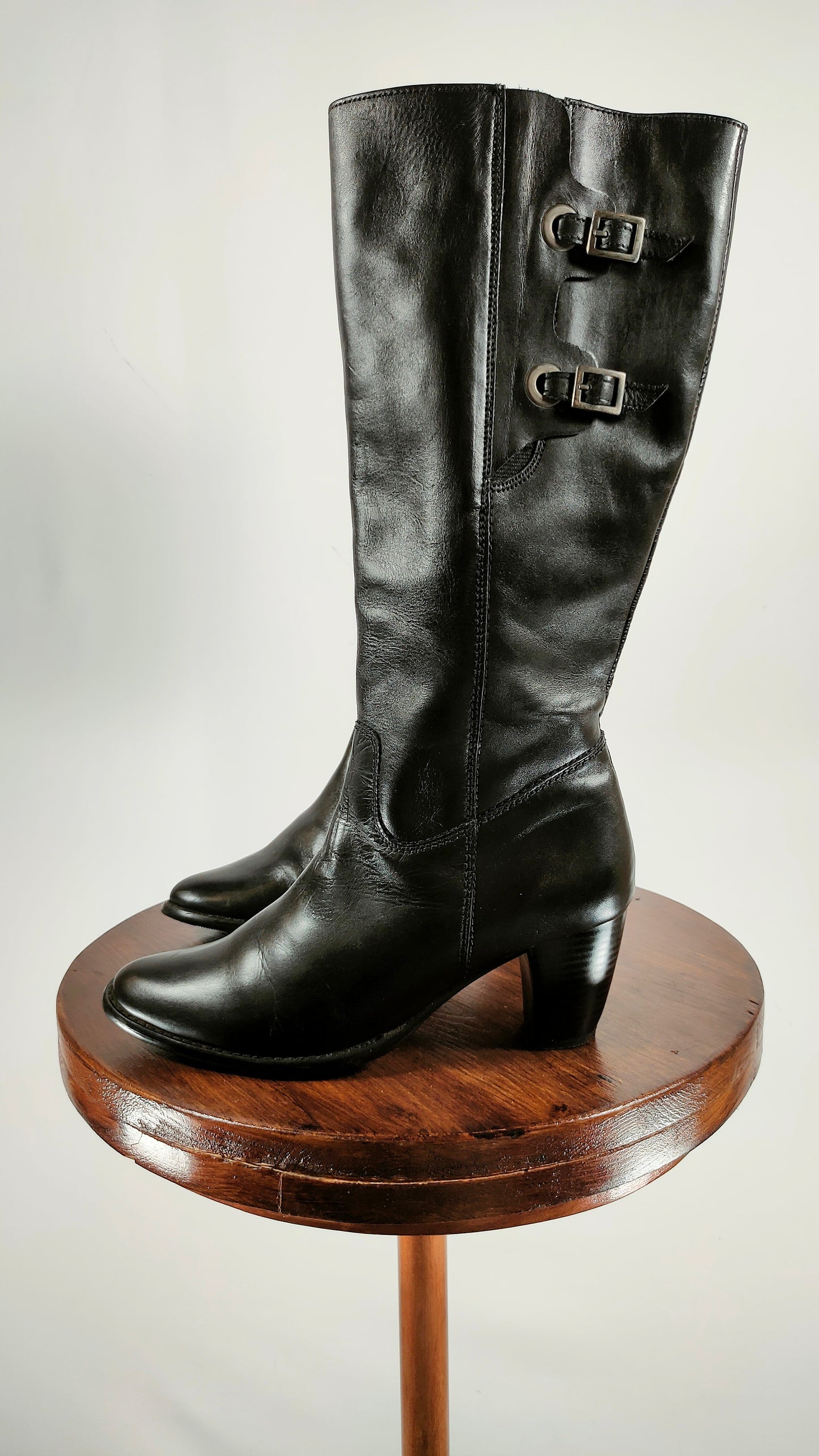 Botas negras de piel Natalia Blanco
