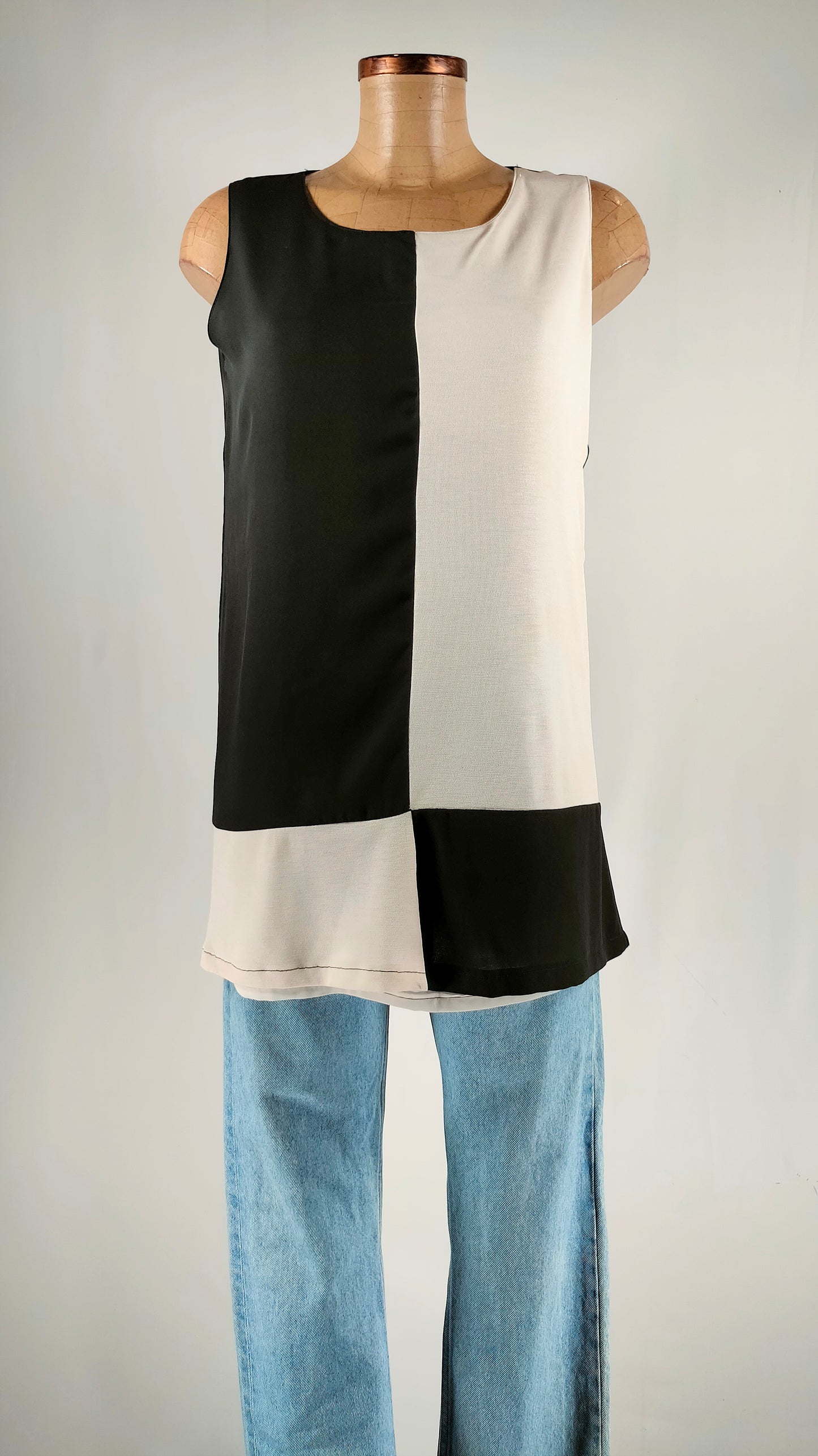 Blusa negra y blanca Zenia