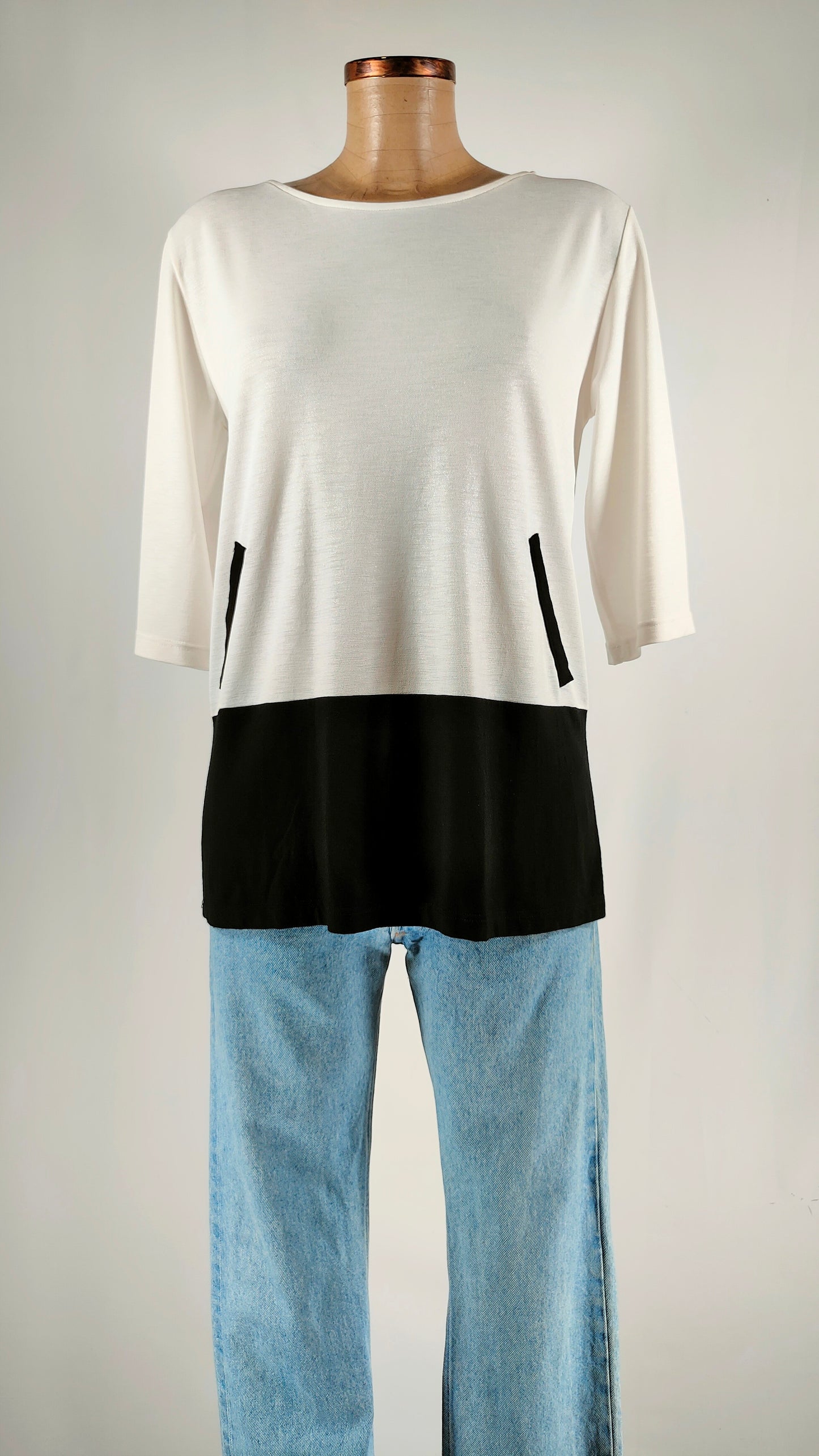 Camiseta bicolor Zenia blanco y negro