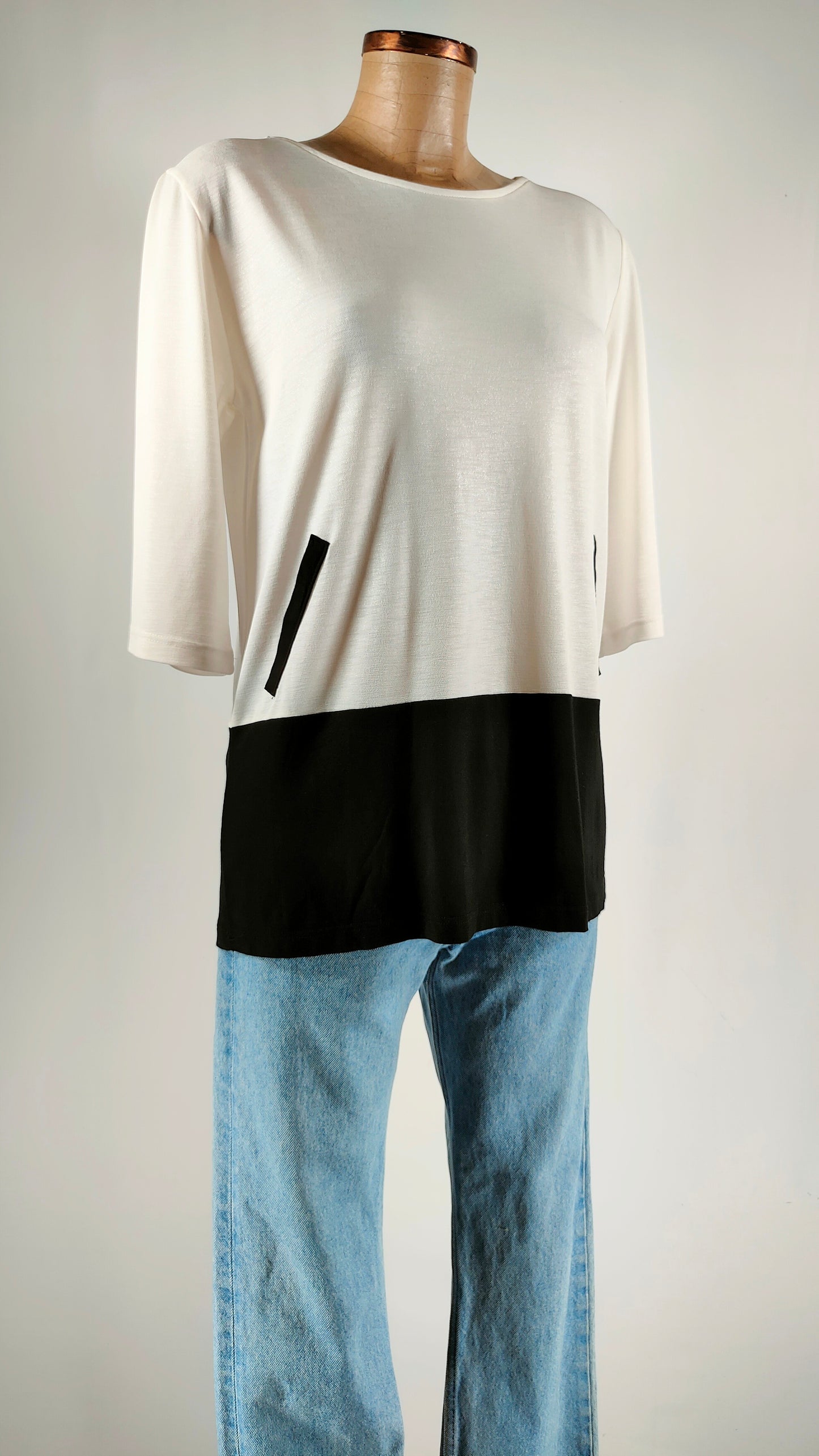 Camiseta bicolor Zenia blanco y negro
