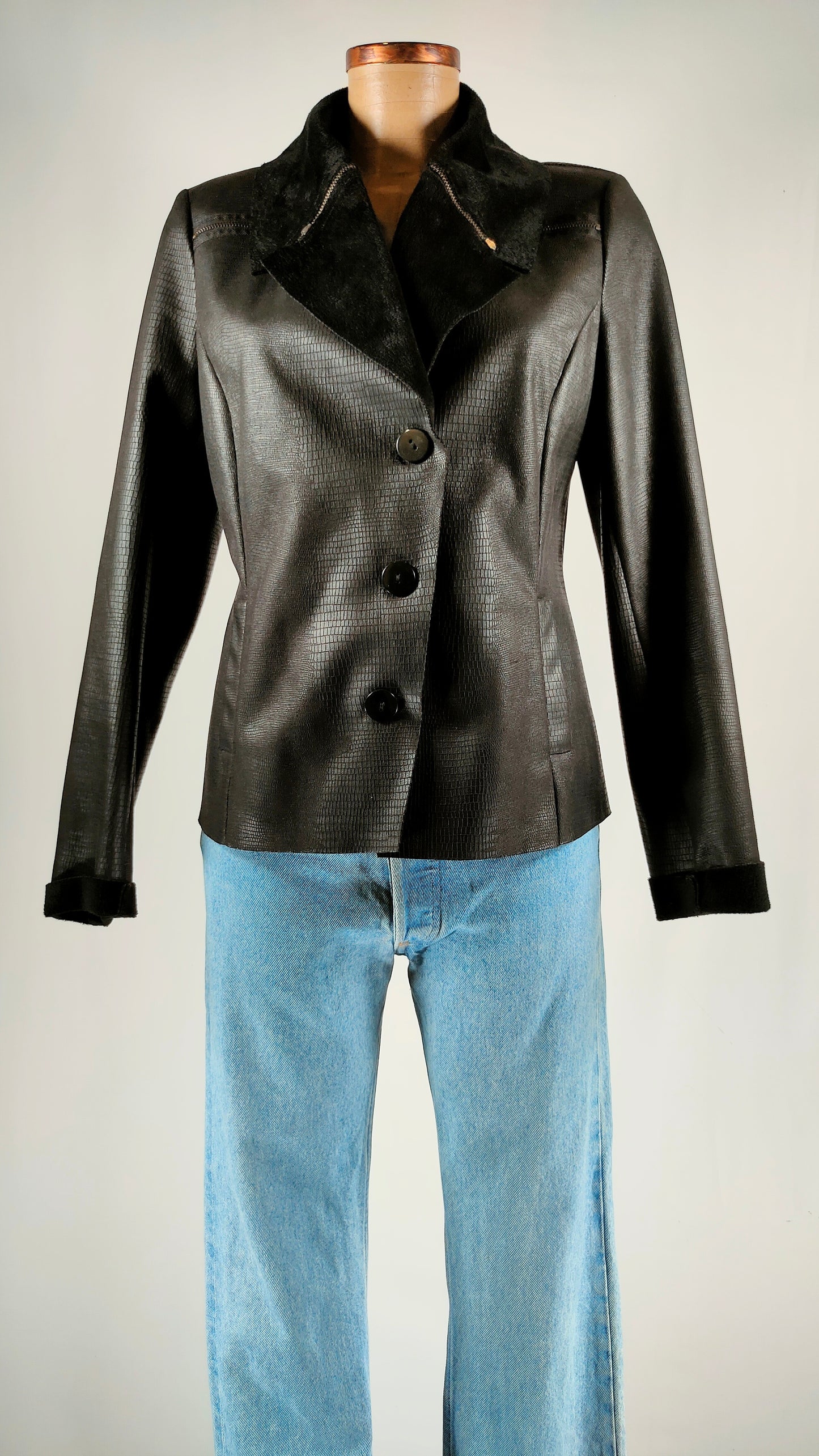 Chaqueta de polipiel negra Paz Torras