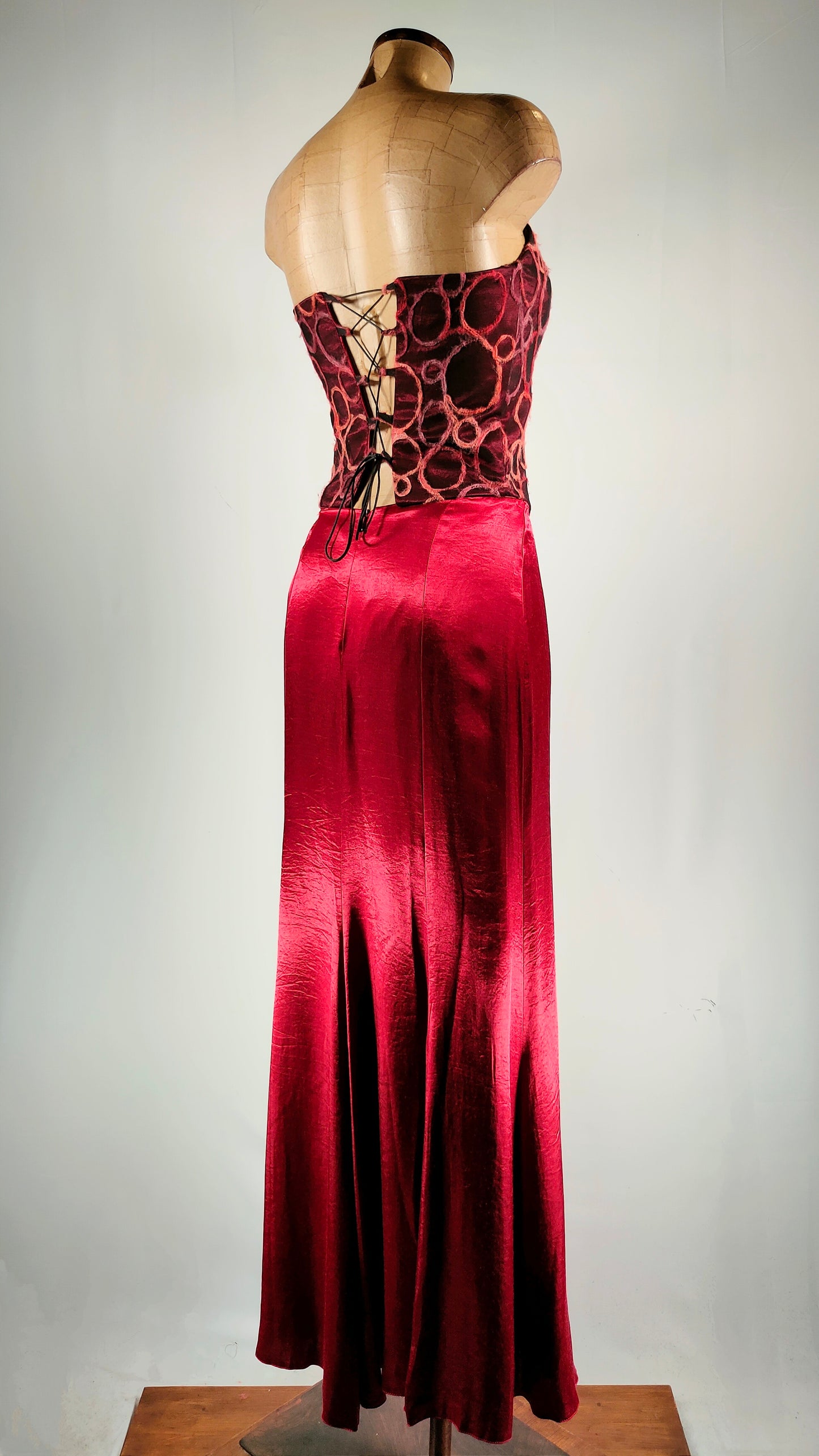 Vestido de fiesta granate