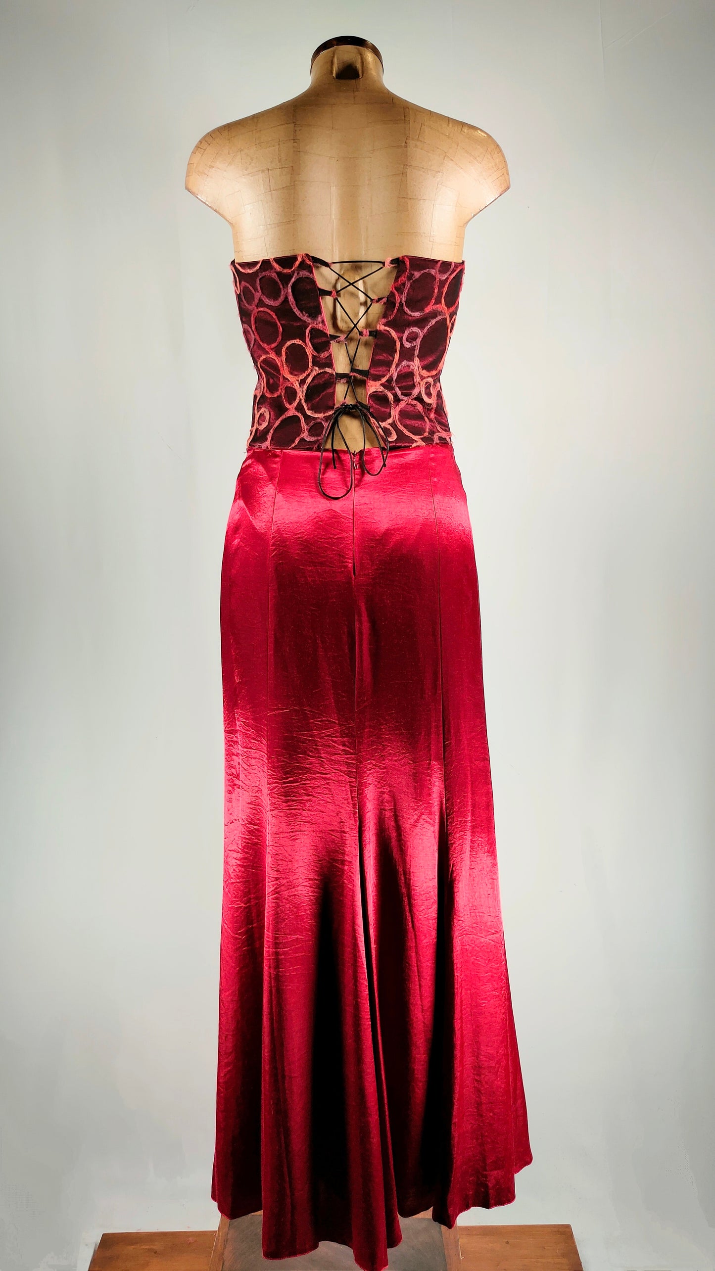 Vestido de fiesta granate